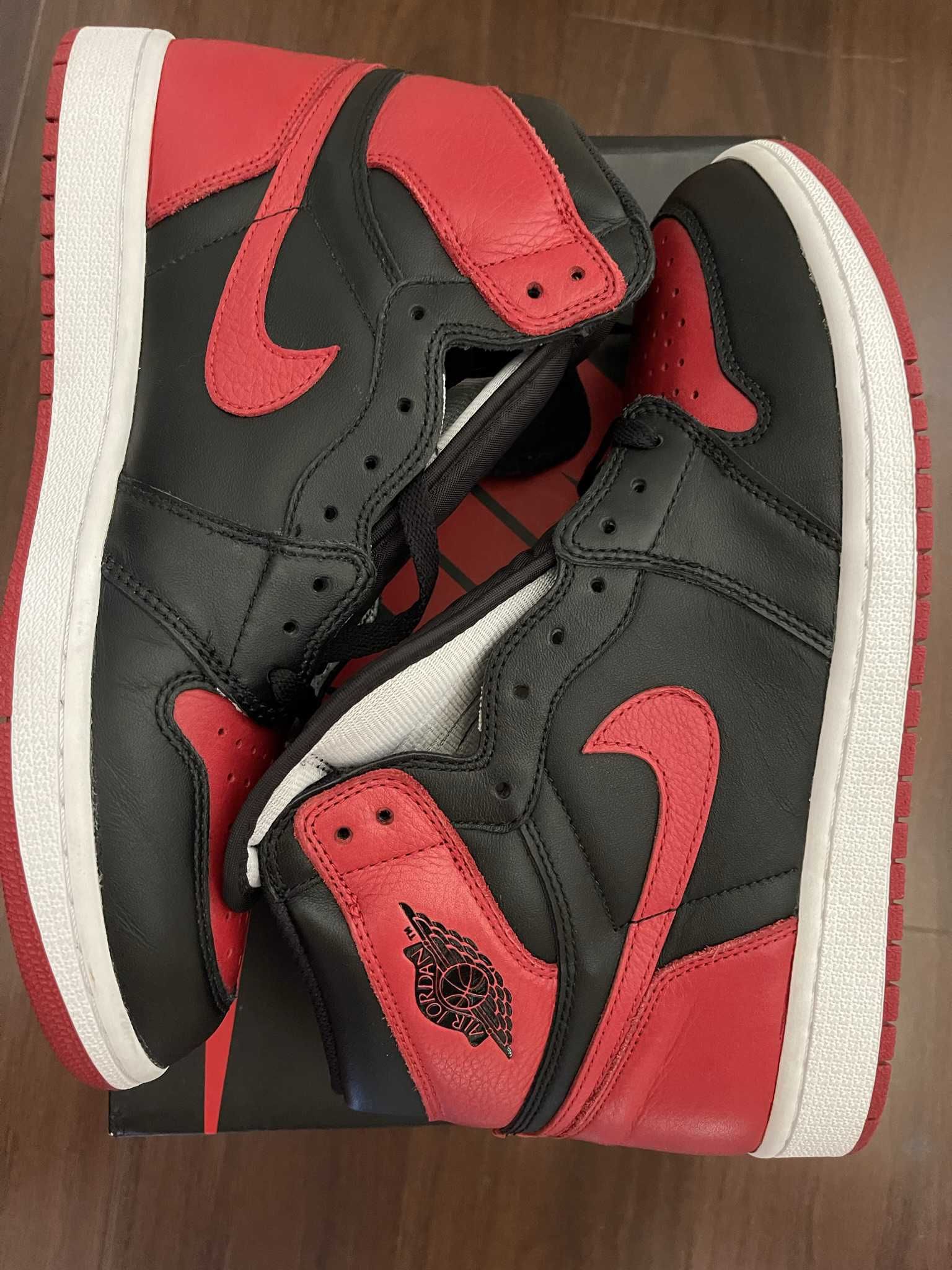 Nike Air Jordan 1 Retro High OG "Bred/Banned" (2016)