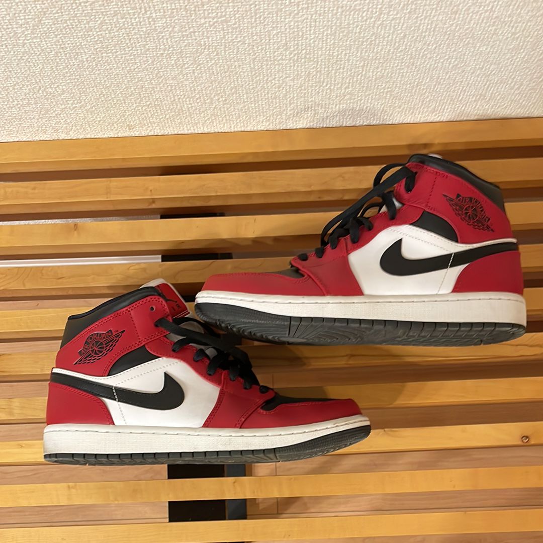 Nike Air Jordan 1 Mid "Chicago Black Toe"