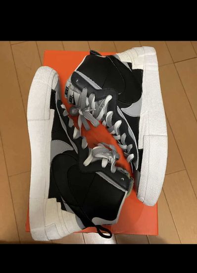 sacai × NIKE BLAZER MID "BLACK/WOLF GREY/WHITE"