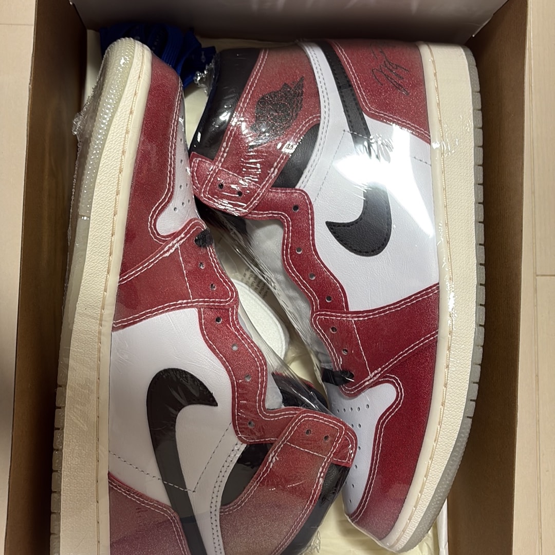 Trophy Room × Nike Air Jordan 1 Retro High "Chicago" (Friends and Family) (Blue Laces)