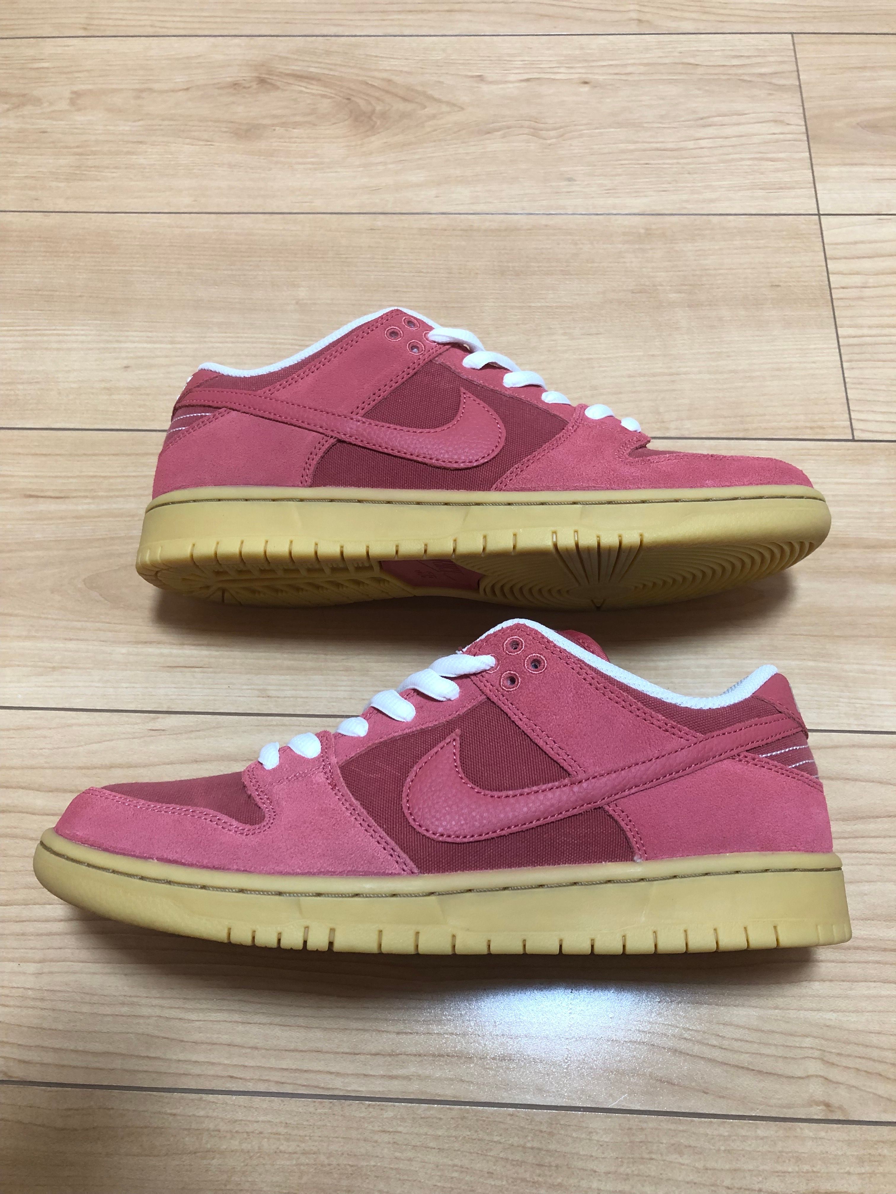 Nike SB Dunk Low "Adobe"
