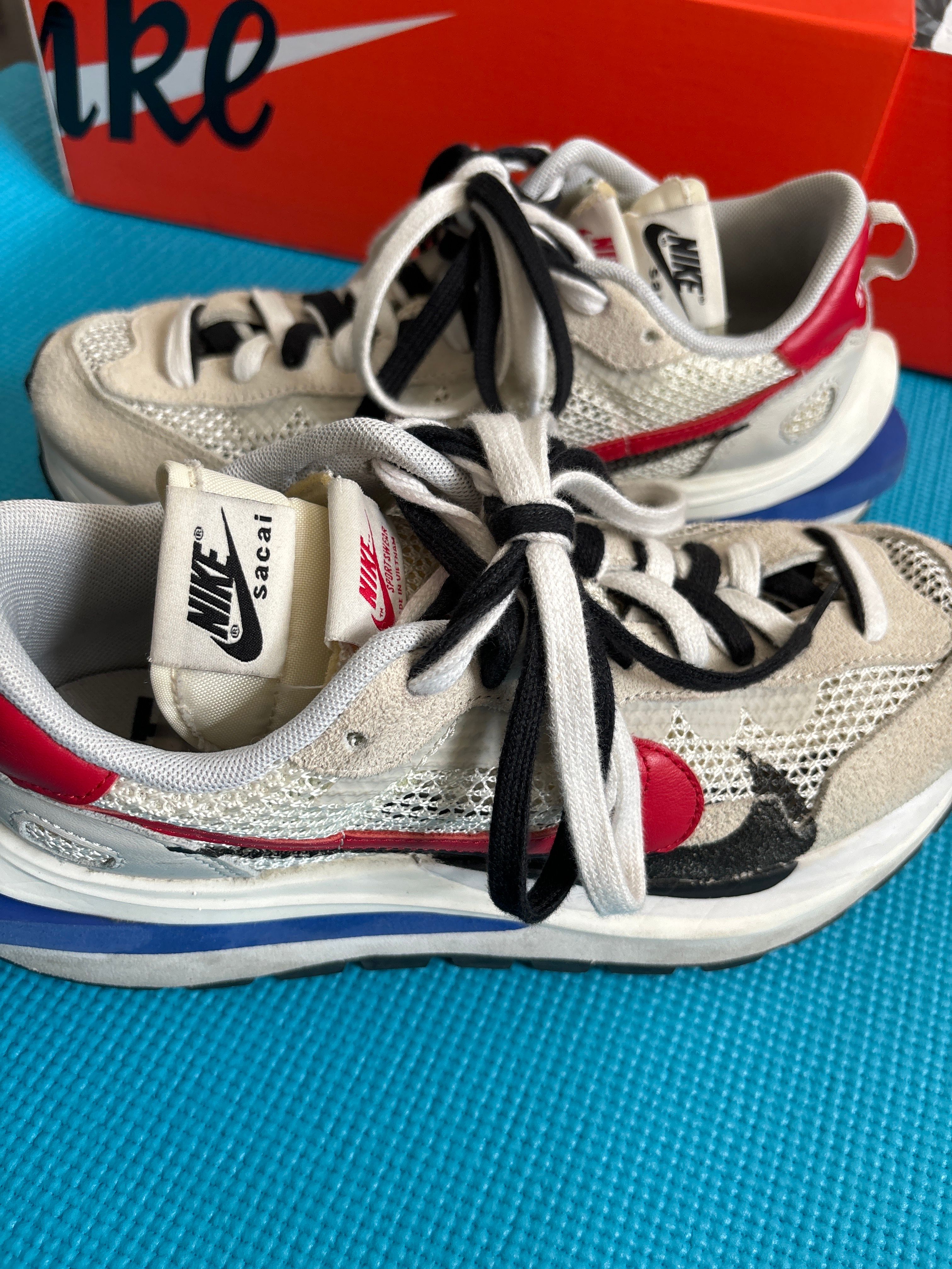 sacai × Nike Vapor Waffle "Royal Fuchsia"