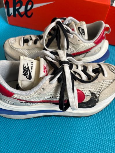 sacai × Nike Vapor Waffle "Royal Fuchsia"