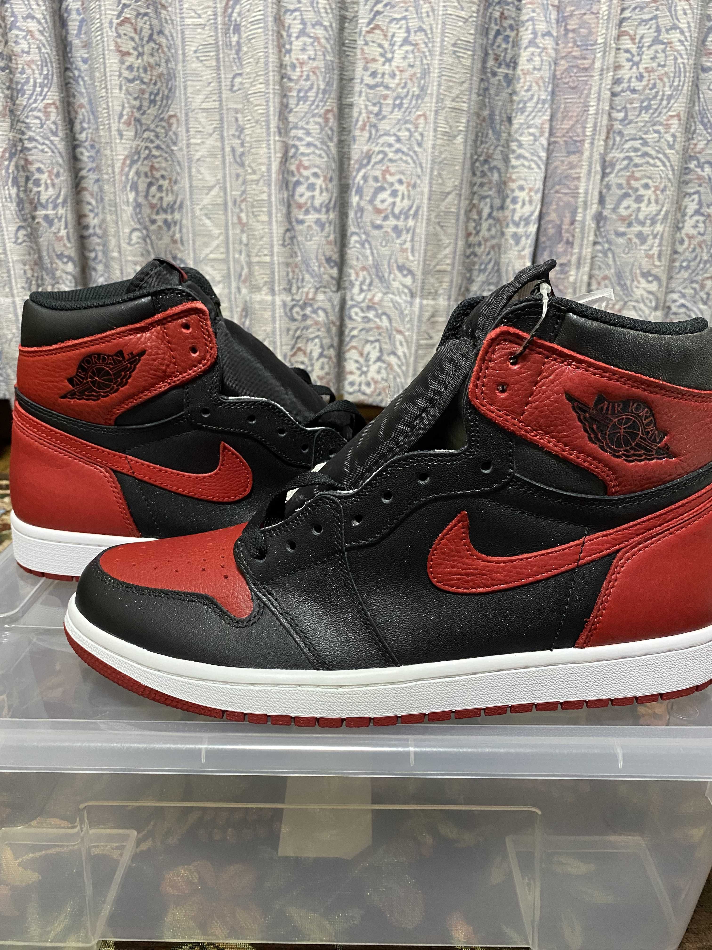 Nike Air Jordan 1 Retro High OG "Bred/Banned" (2016)