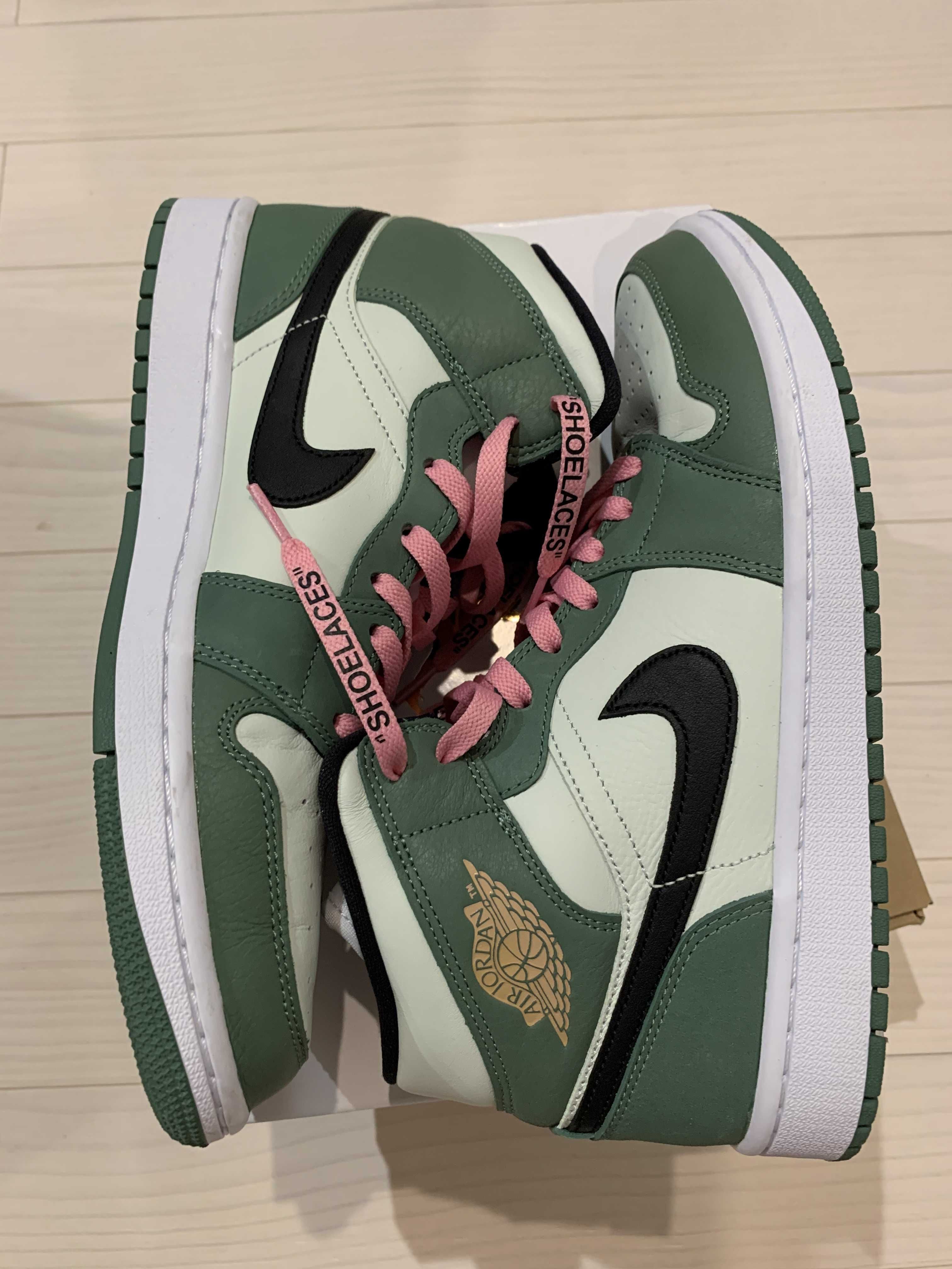 NIKE Women's AIR JORDAN 1 MID SE "DUTCH GREEN"