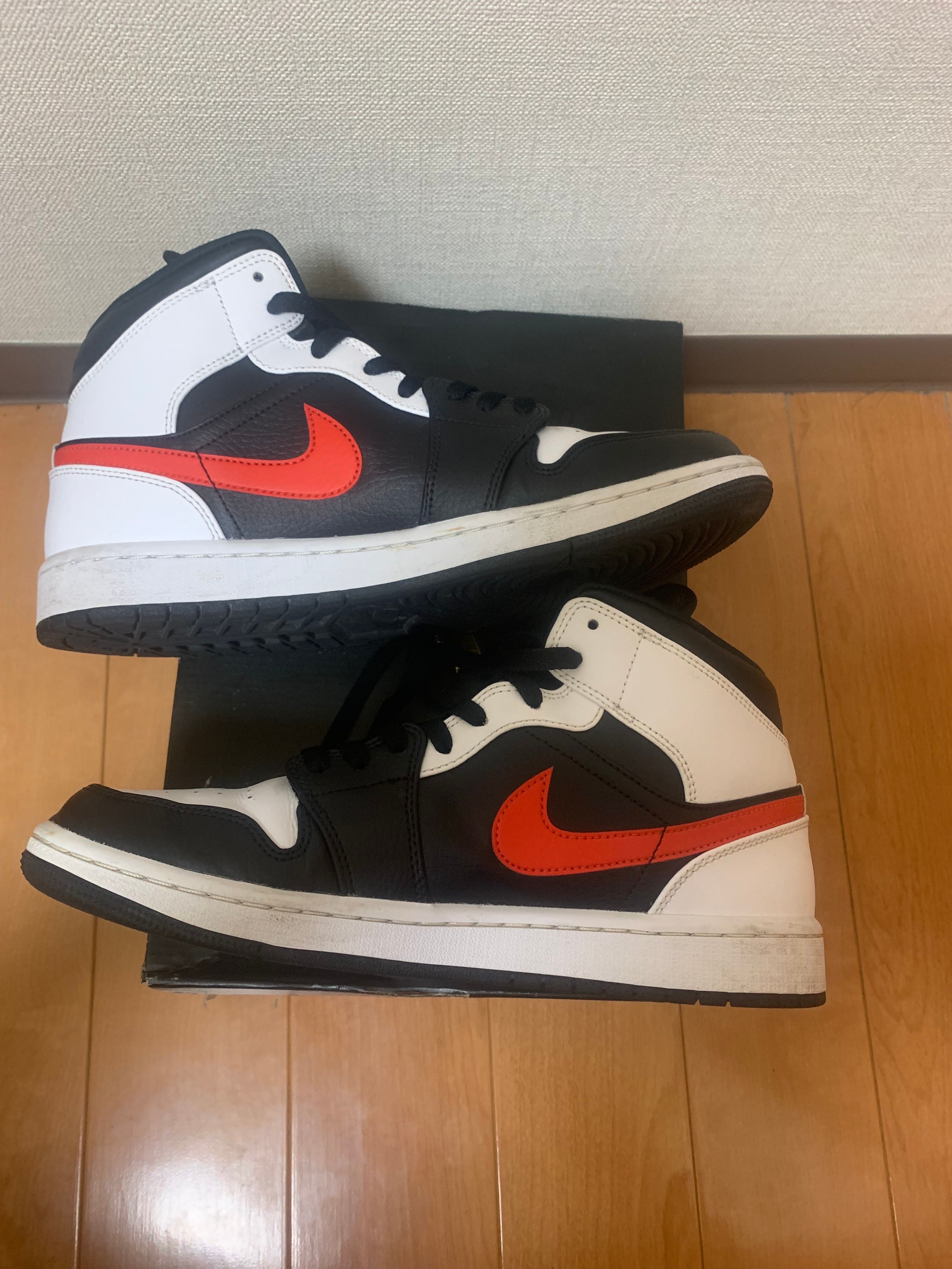 NIKE AIR JORDAN 1 MID "BLACK/CHILE RED/WHITE"