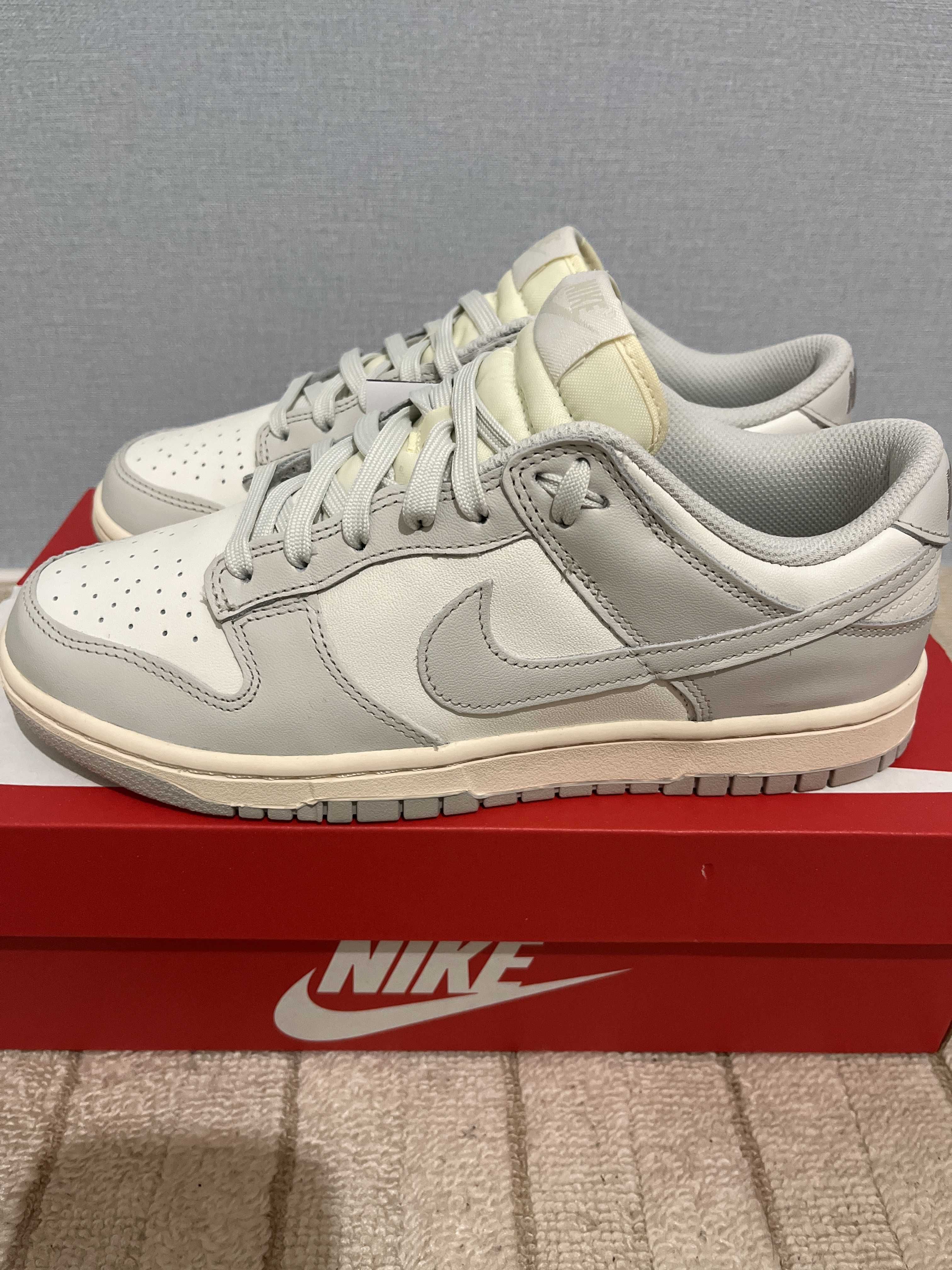 Nike Women's Dunk Low "Light Bone"