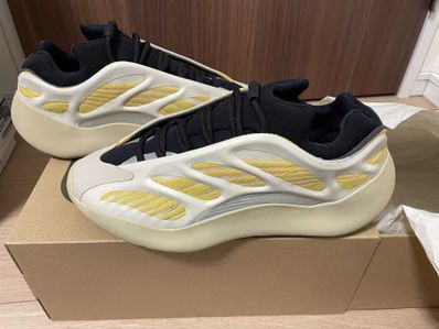 adidas YEEZY 700 V3 "Safflower"