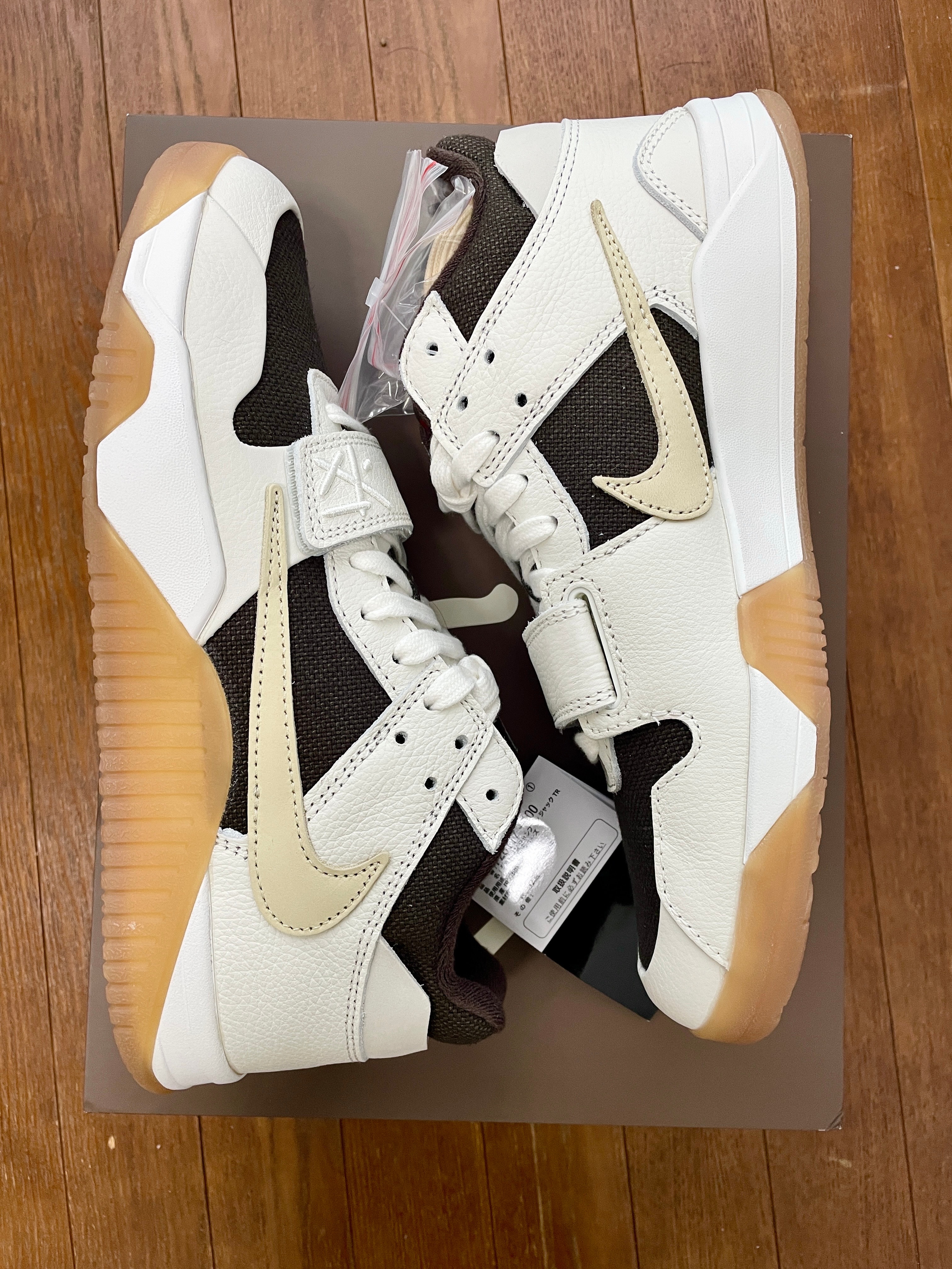 トラヴィススコット × ナイキ ジョーダン ジャンプマンジャック TR "セイル アンド ダークモカ"