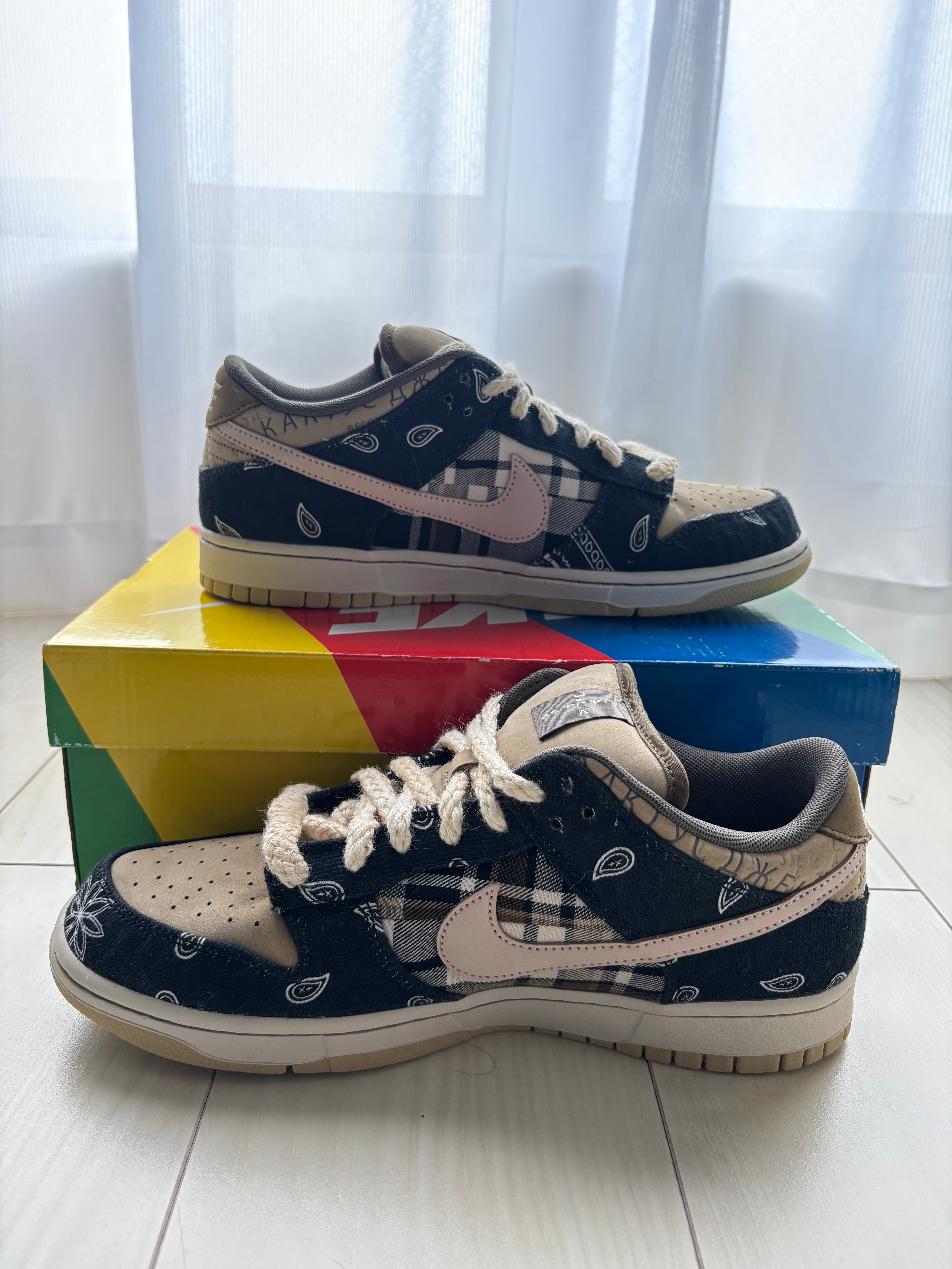 Travis Scott × Nike SB Dunk Low "Black/Parachute Beige"