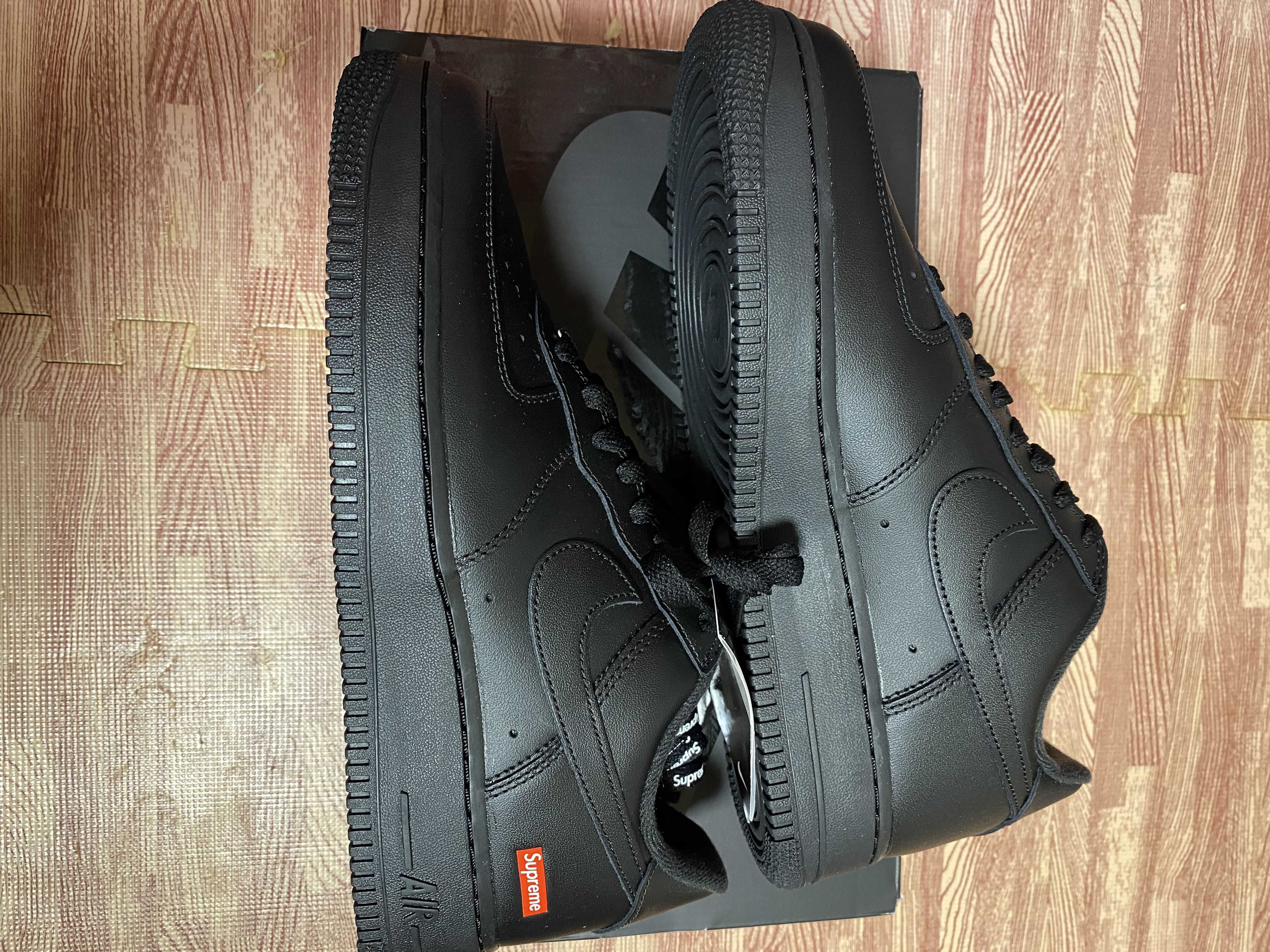 Supreme × Nike Air Force 1 Low "Black"