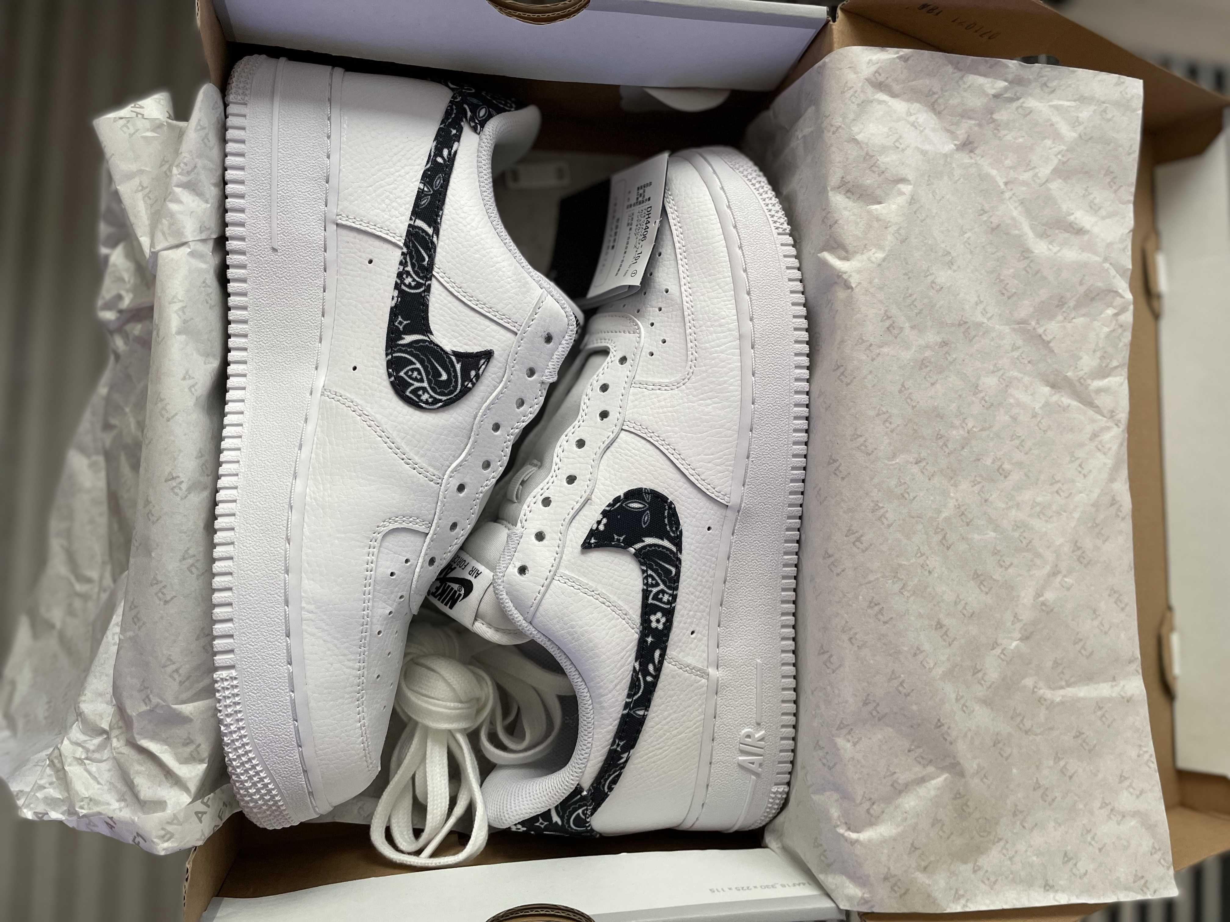 Nike Women's Air Force 1 Low '07 Essential "Black Paisley"