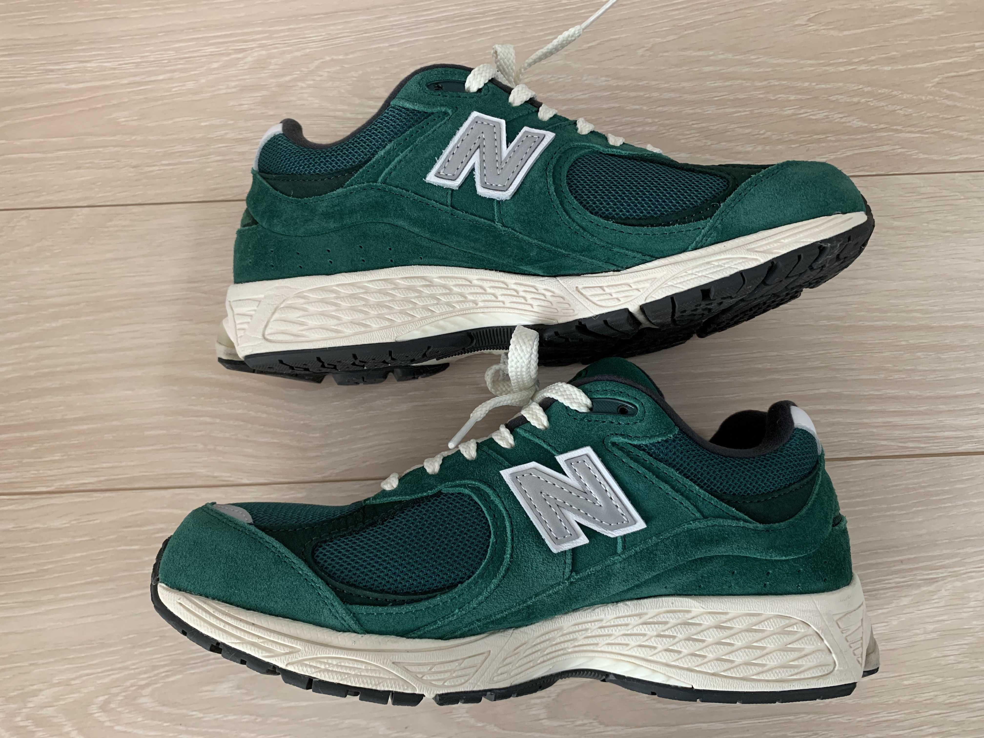New Balance 2002R "Forest Green"