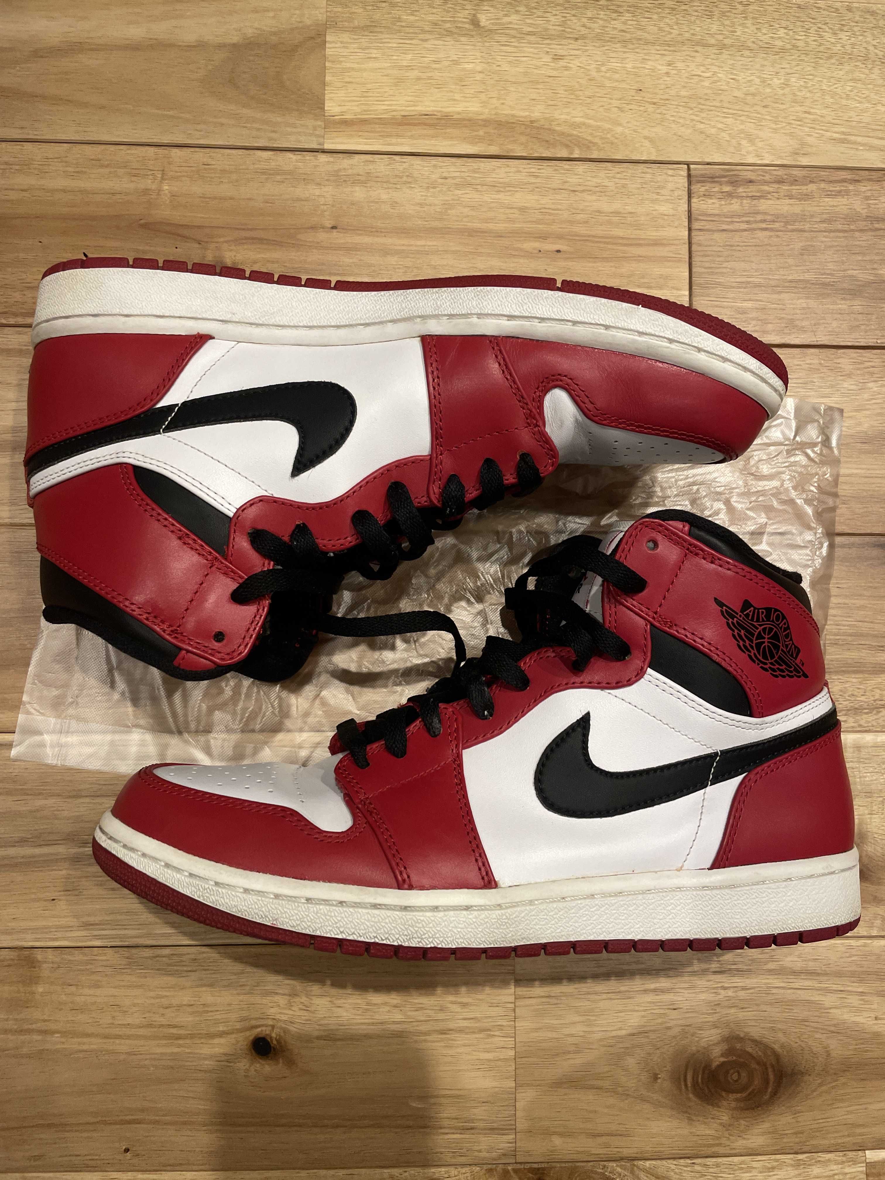 Nike Air Jordan 1 Retro High "Chicago" (2013)