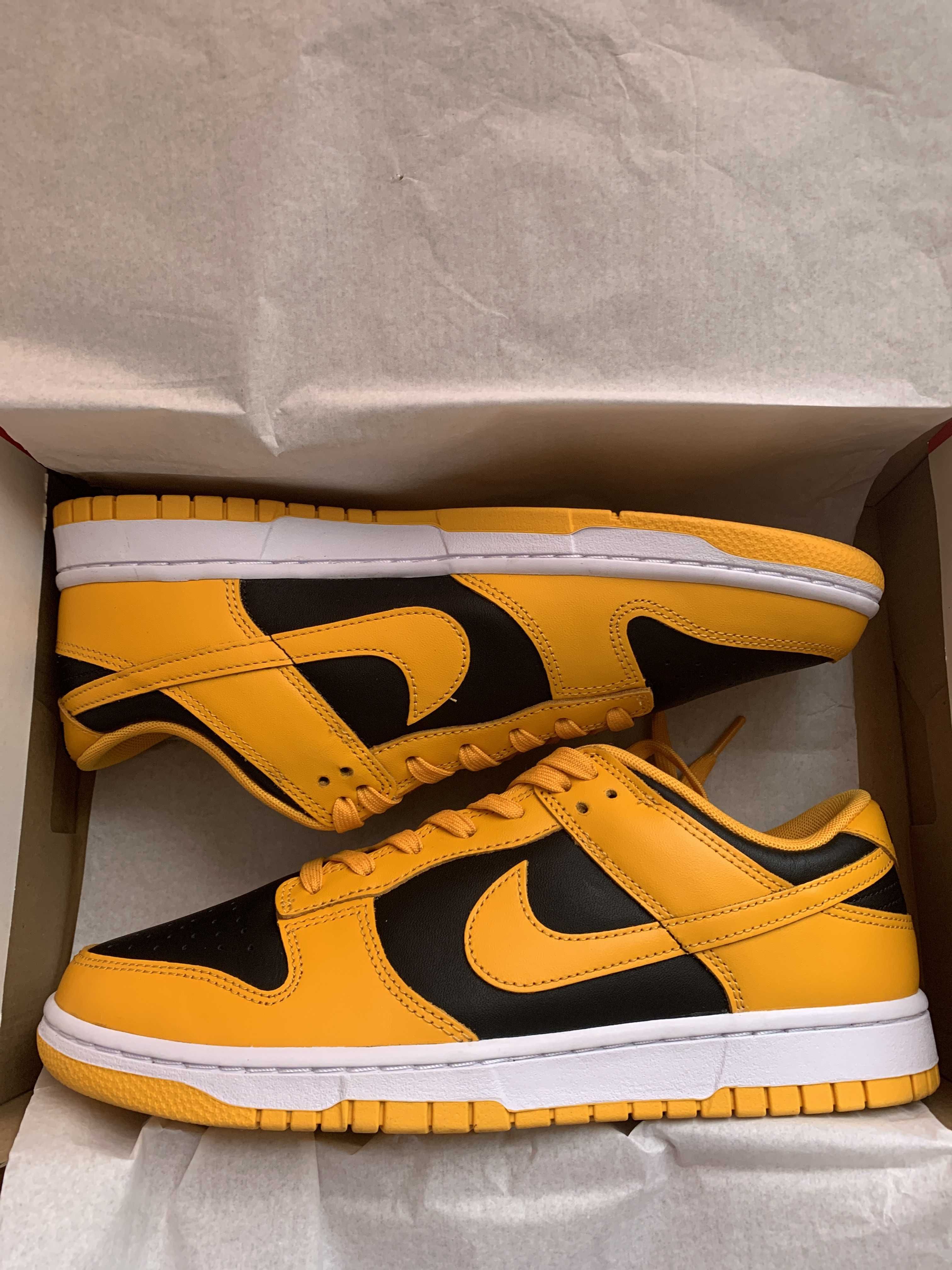 Nike Dunk Low "Championship Goldenrod"