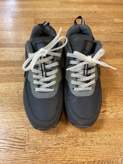 UNDEFEATED × Nike Air Max 90 "Black/Rush Pink"