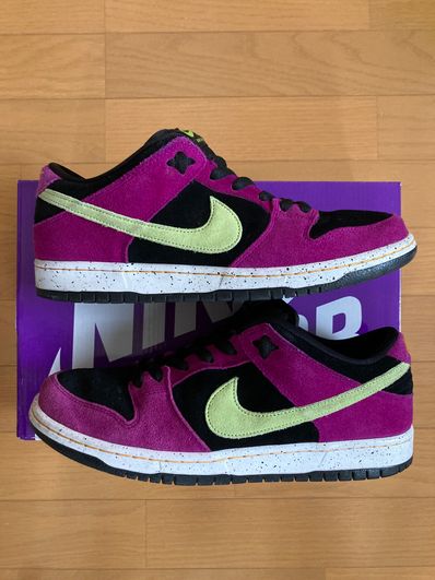 Nike SB Dunk Low "Red Plum"