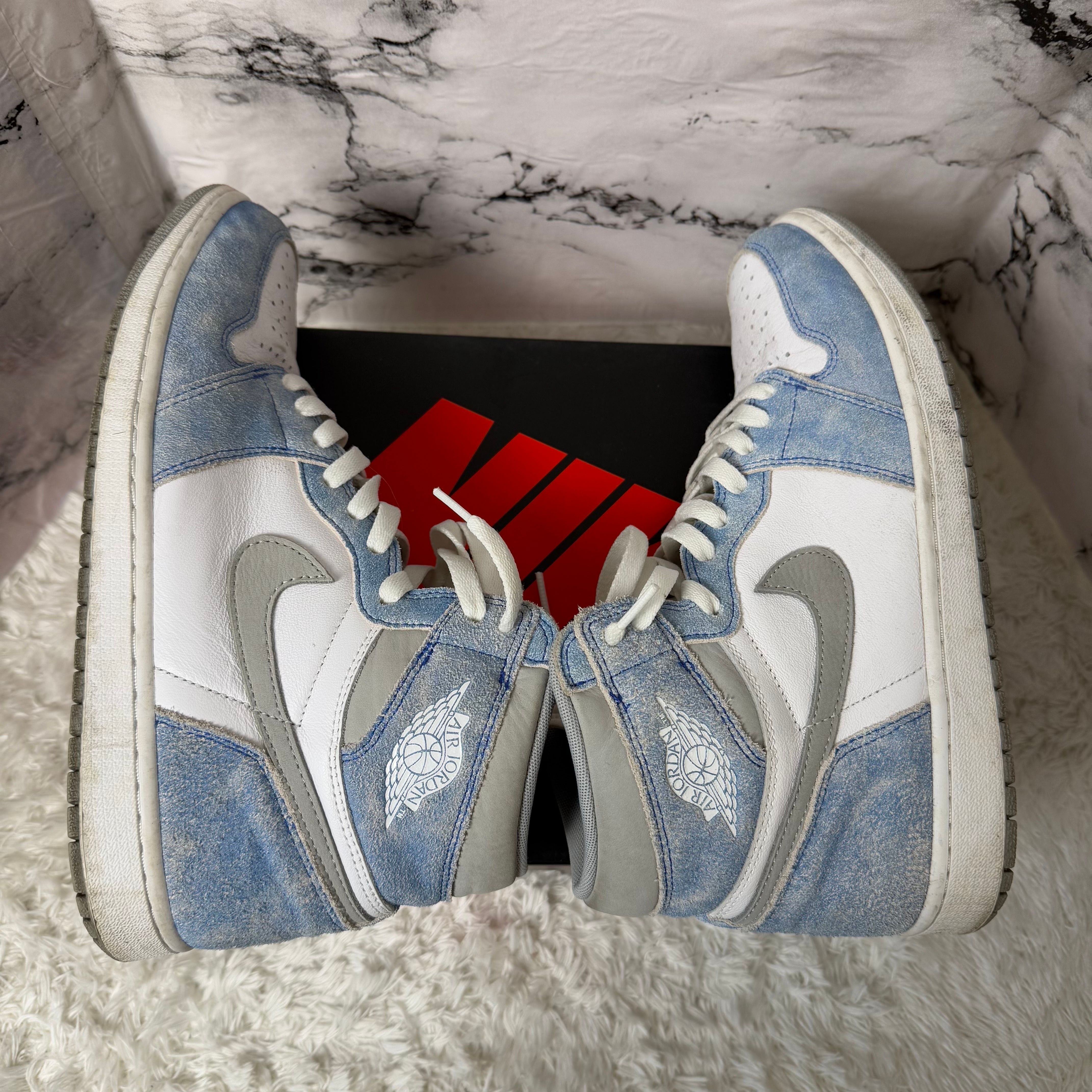 Nike Air Jordan 1 High OG "Hyper Royal"