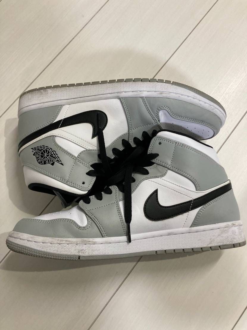Nike Air Jordan 1 Mid "Light Smoke Grey/White/Black"