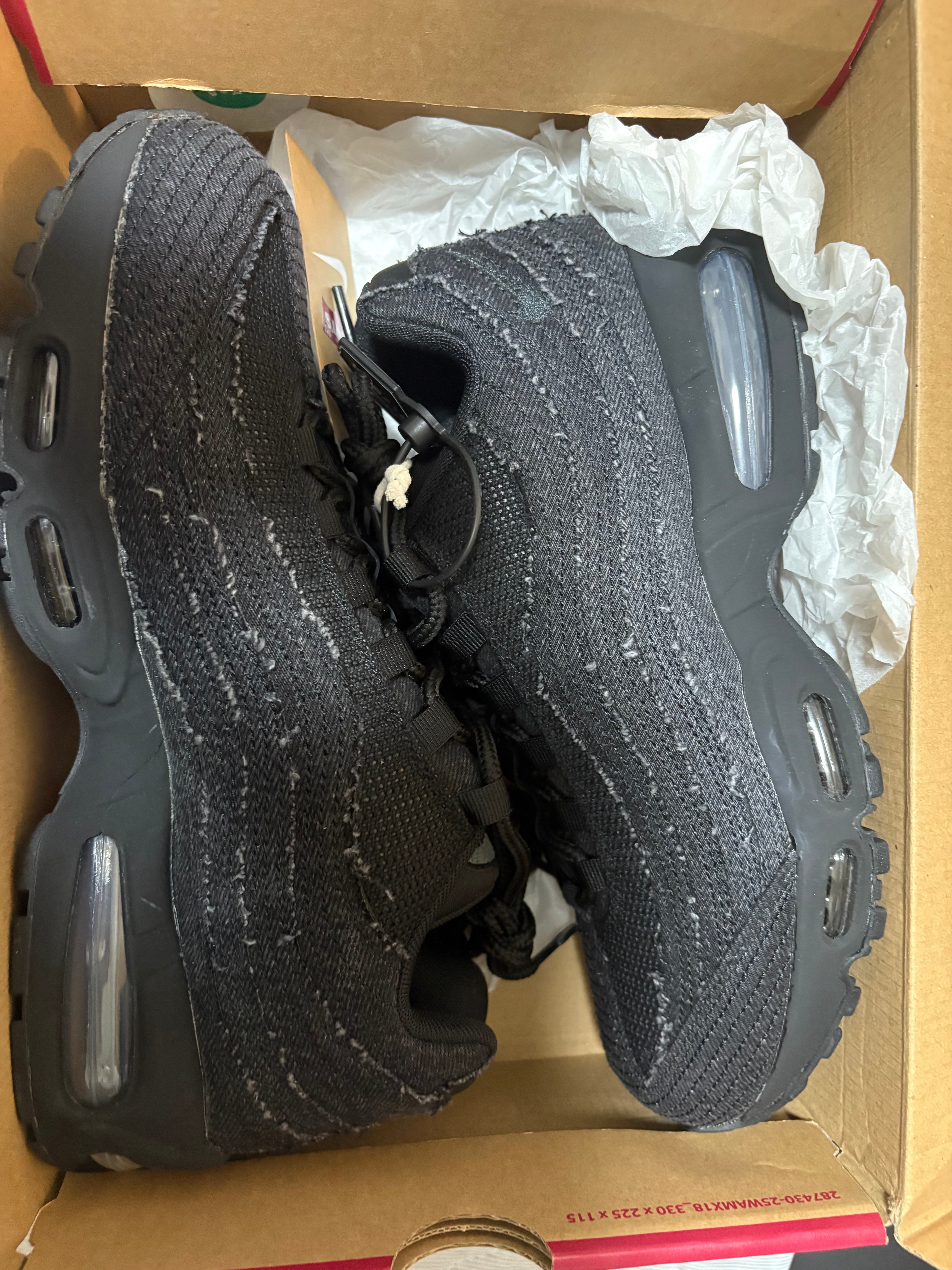 リーバイス × ナイキ エアマックス95 OG "デニムブラック"