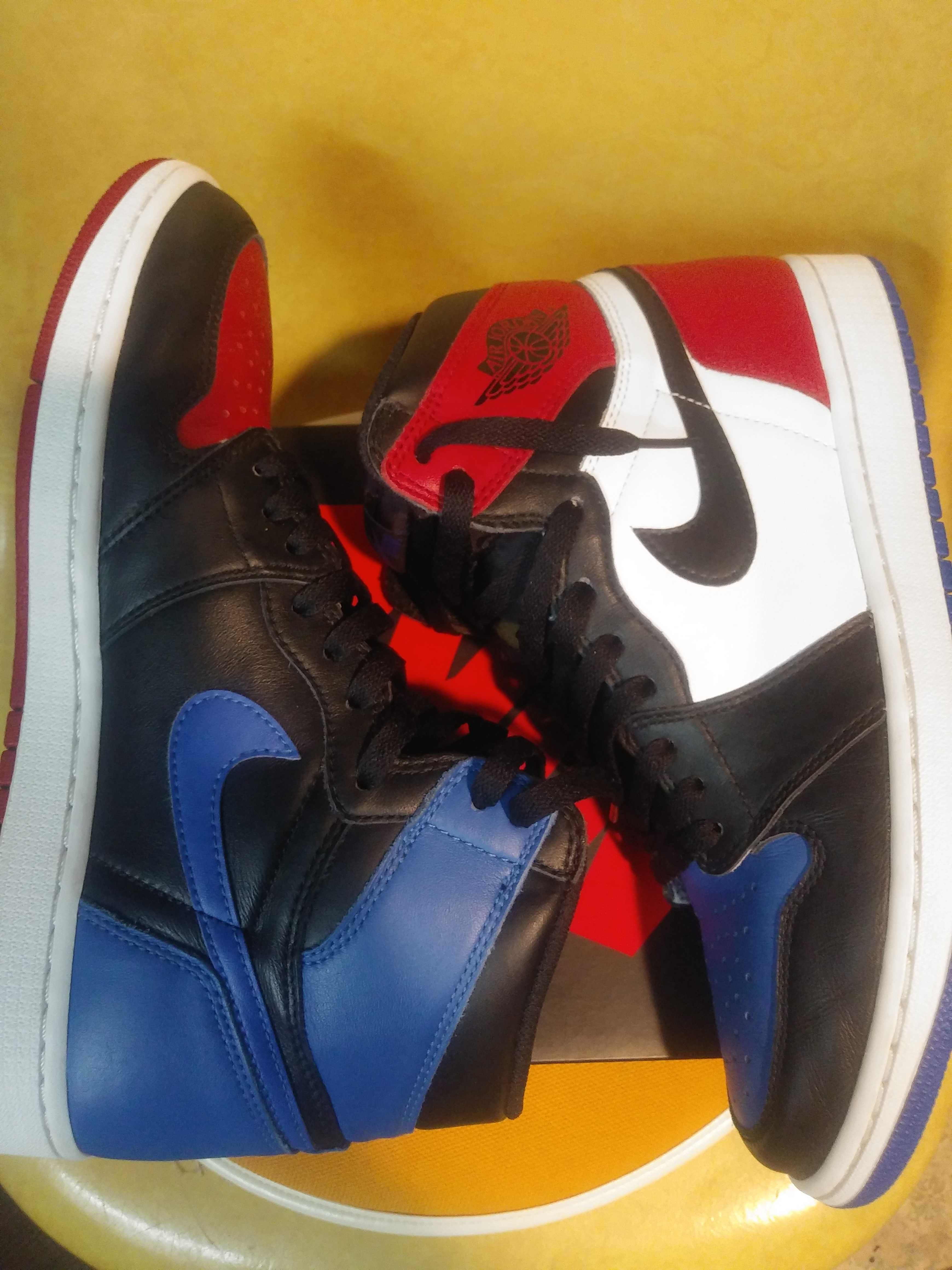 Nike Air Jordan 1 Retro High "Top 3"