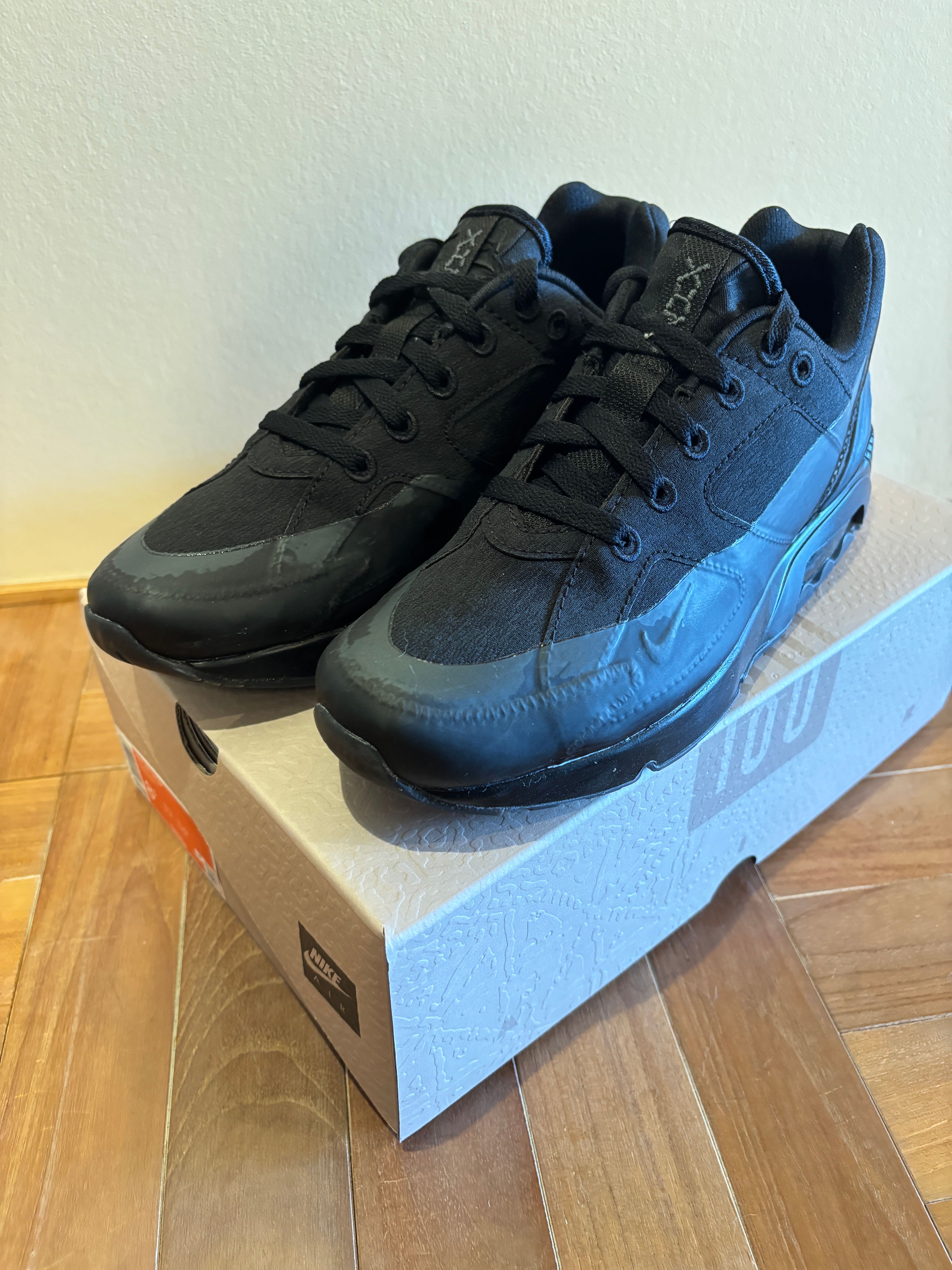 パンレコーズ × ナイキ エアマックス180 "ブラック/アンスラサイト"