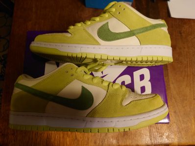 Nike SB Dunk Low "Green Apple"