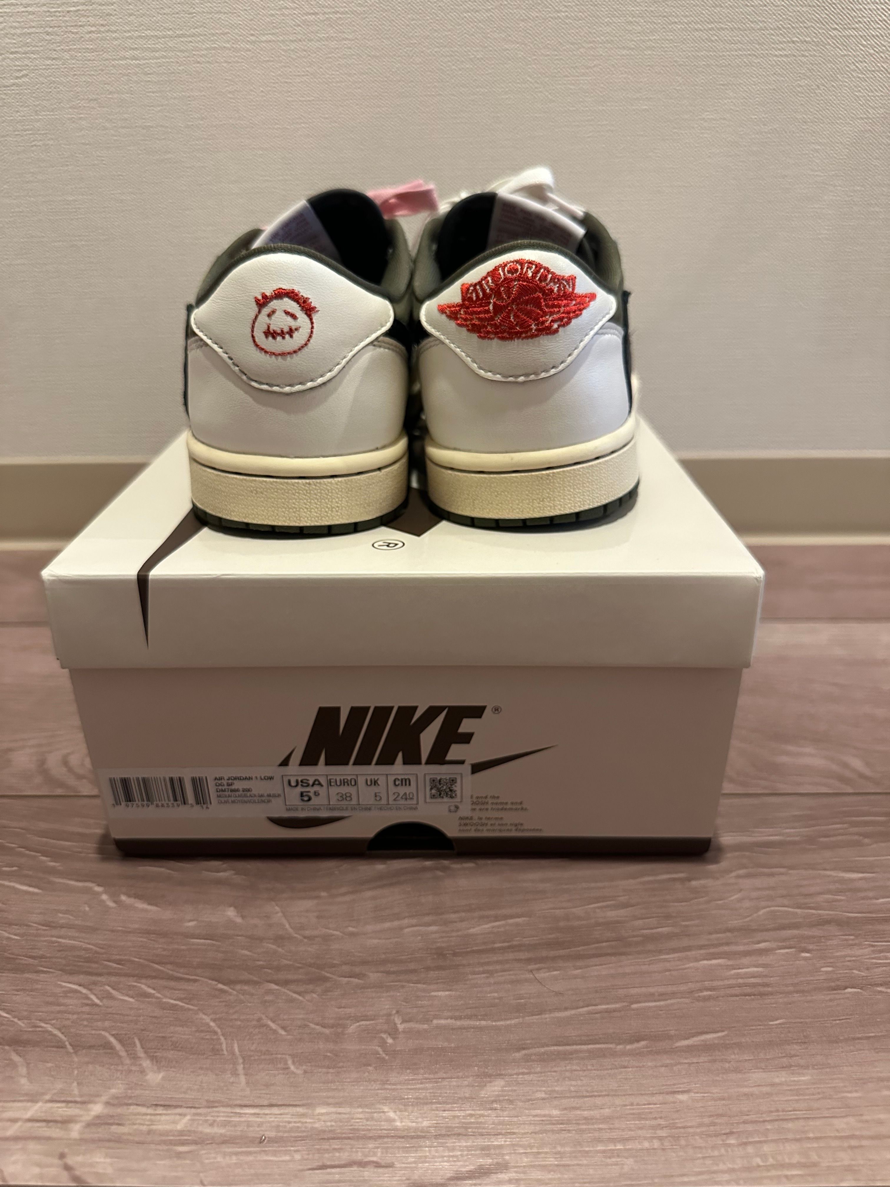 Travis Scott × Nike Air Jordan 1 Low OG SP "Reverse Olive"