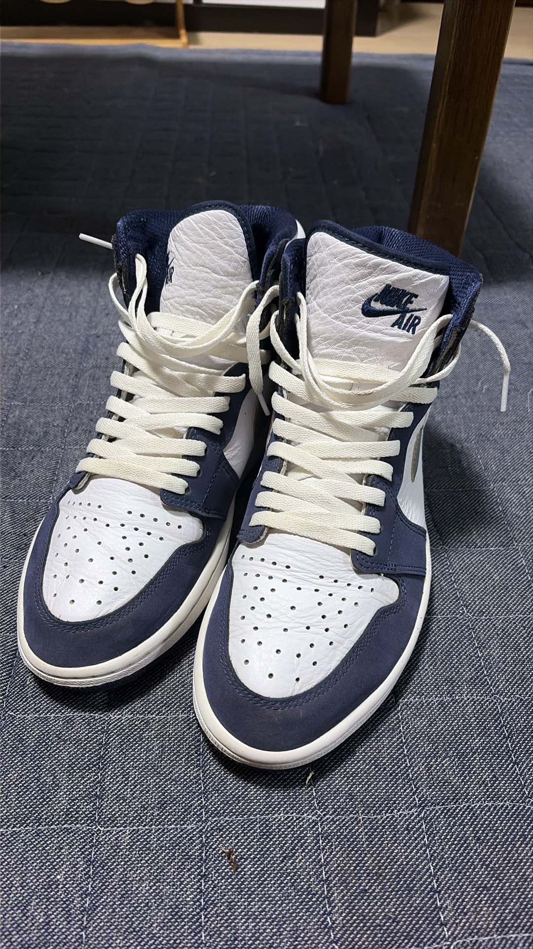 Nike Air Jordan 1 Retro "White/Metallic Silver/Midnight Navy"