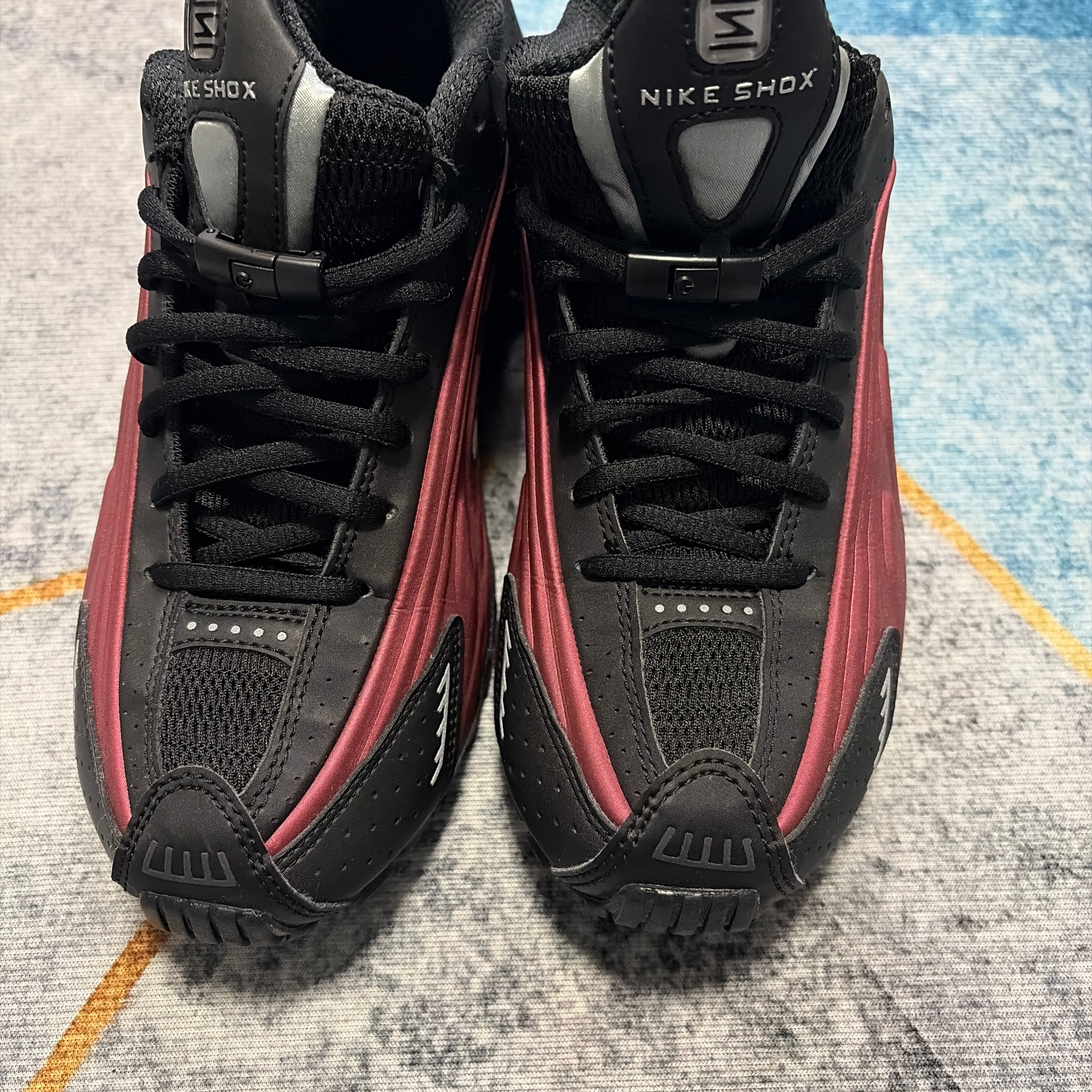 Nike Women's Shox R4 "Black/Metallic Silver/Team Red"