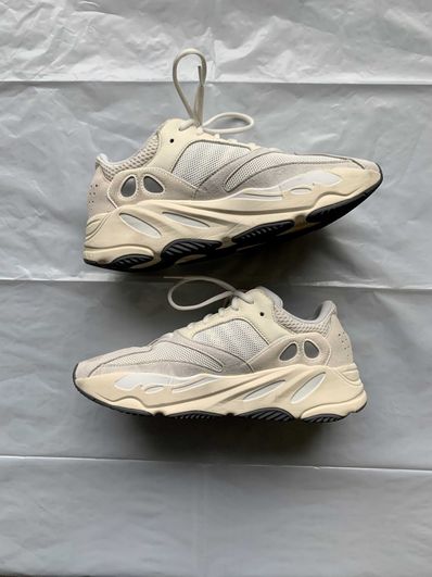 adidas YEEZY Boost 700 "Analog"