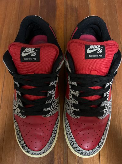 Supreme × Nike SB Dunk Low "Red Cement"(2012)