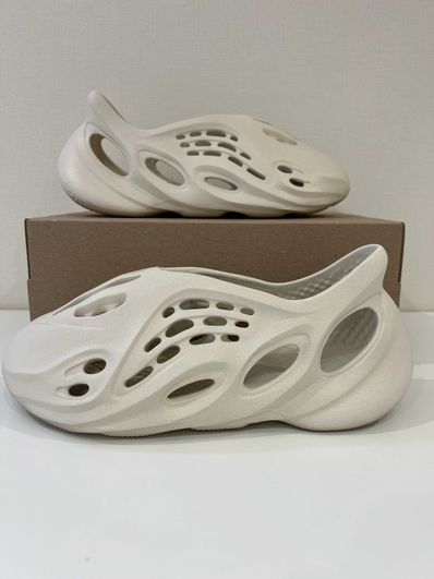 adidas YEEZY Foam Runner "Sand"