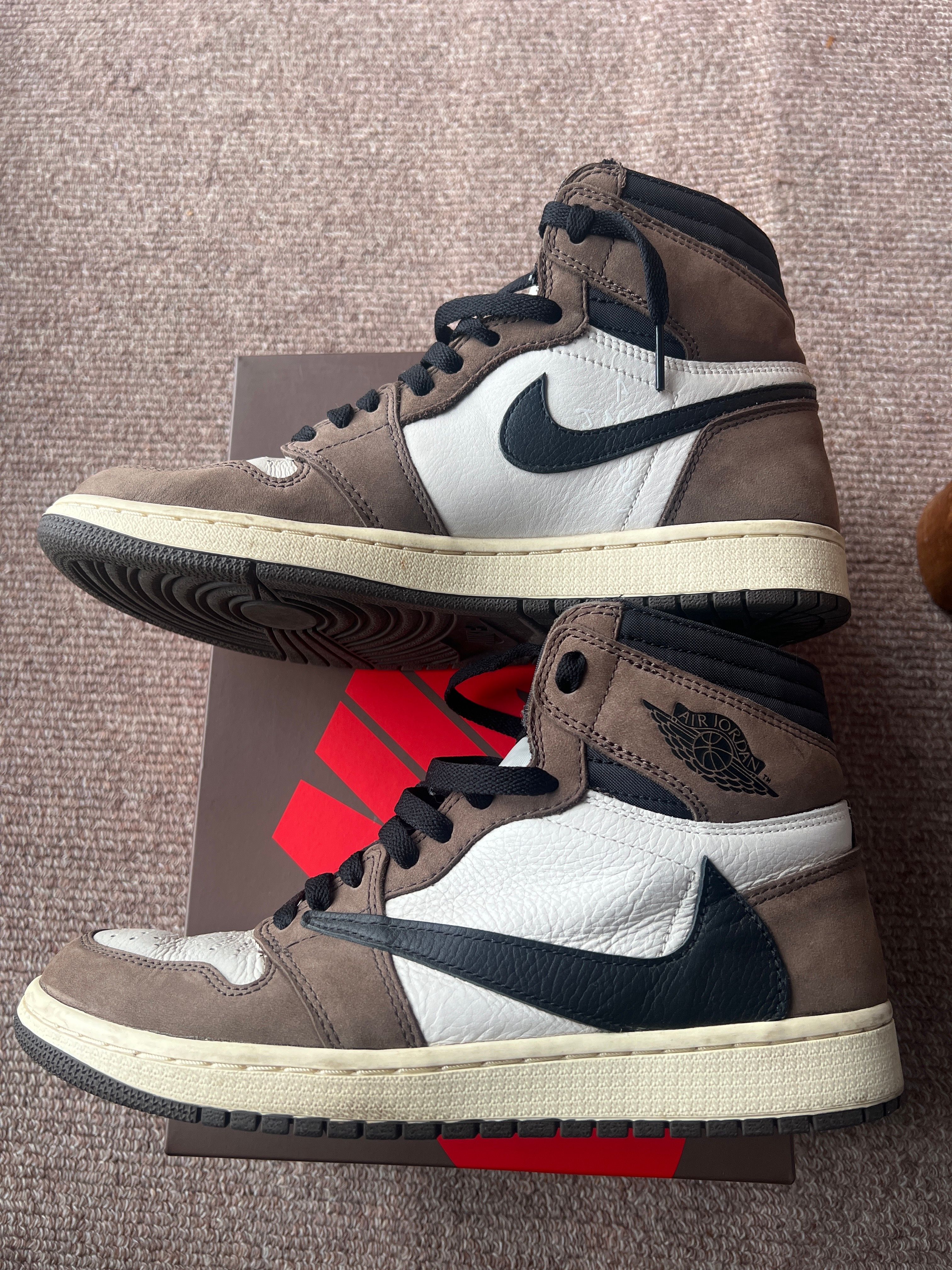 Travis Scott × Nike Air Jordan 1 Retro High OG TS SP "Sail/Dark Mocha"
