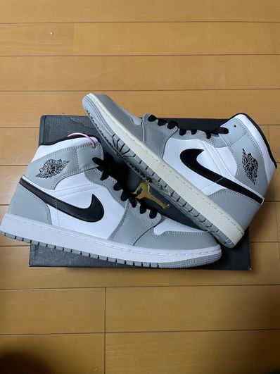 Nike Air Jordan 1 Mid "Light Smoke Grey/White/Black"