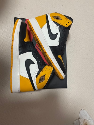 Nike GS Air Jordan 1 Retro High OG "Taxi"