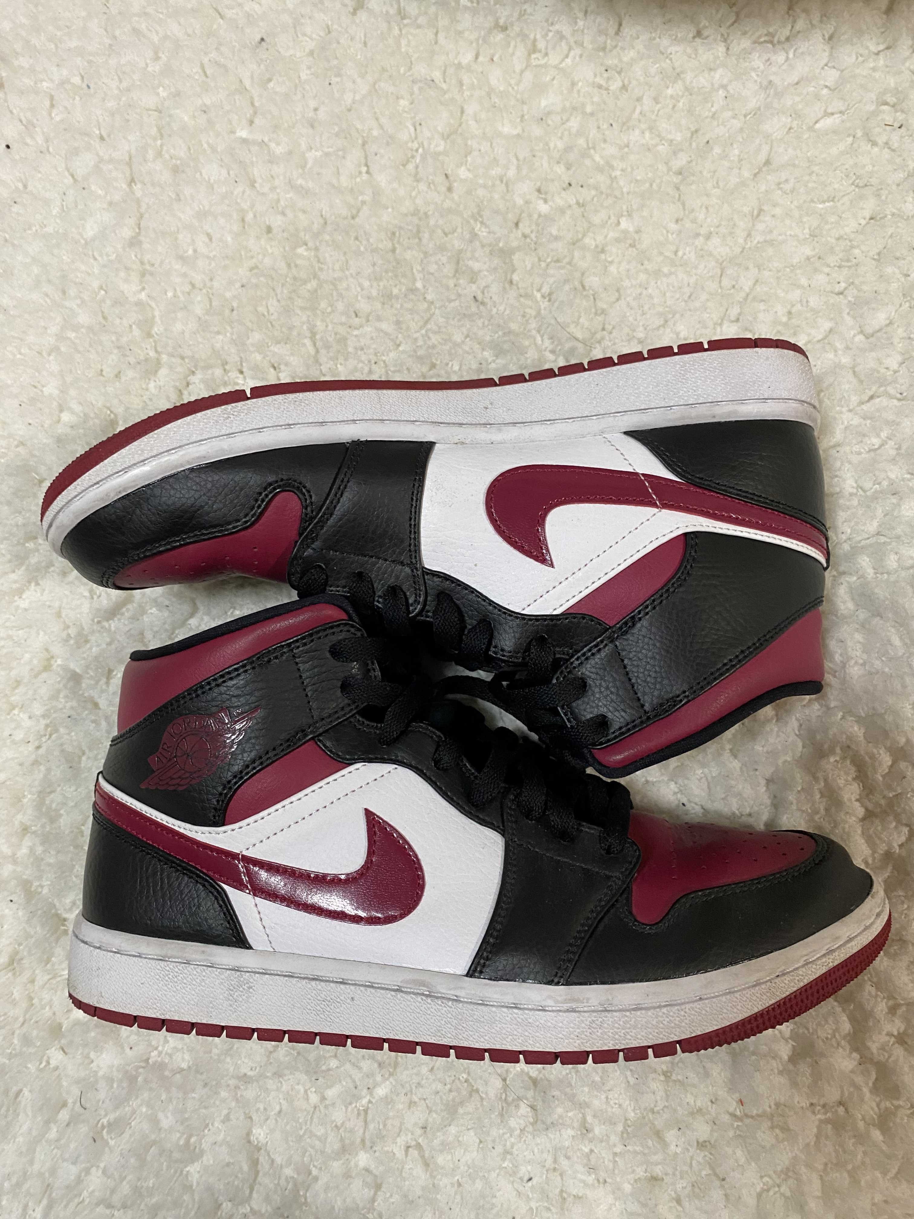 Nike Air Jordan 1 Mid "White/Gym Red Black"