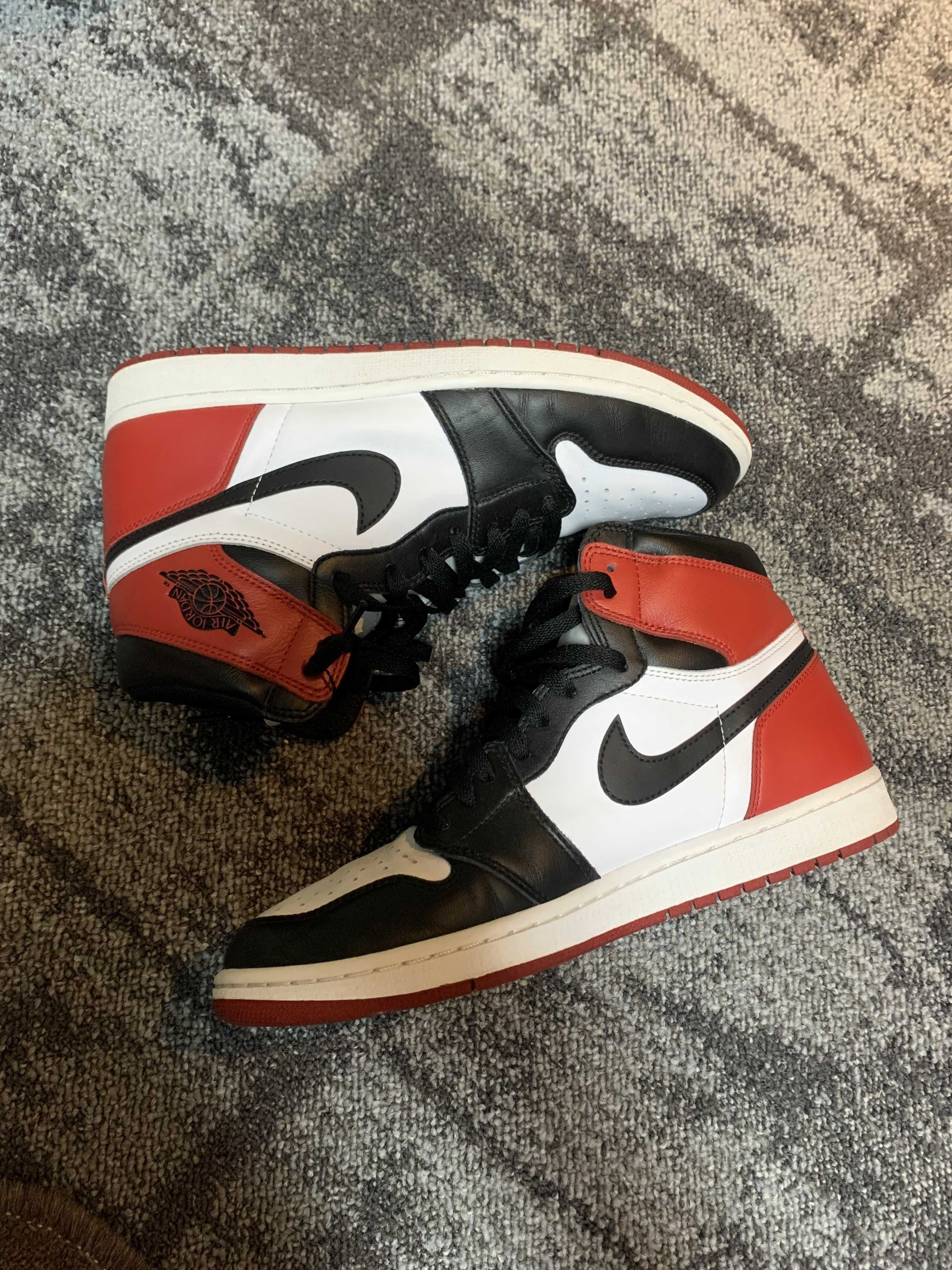 Nike Air Jordan 1 Retro High OG "Black Toe"(2016)
