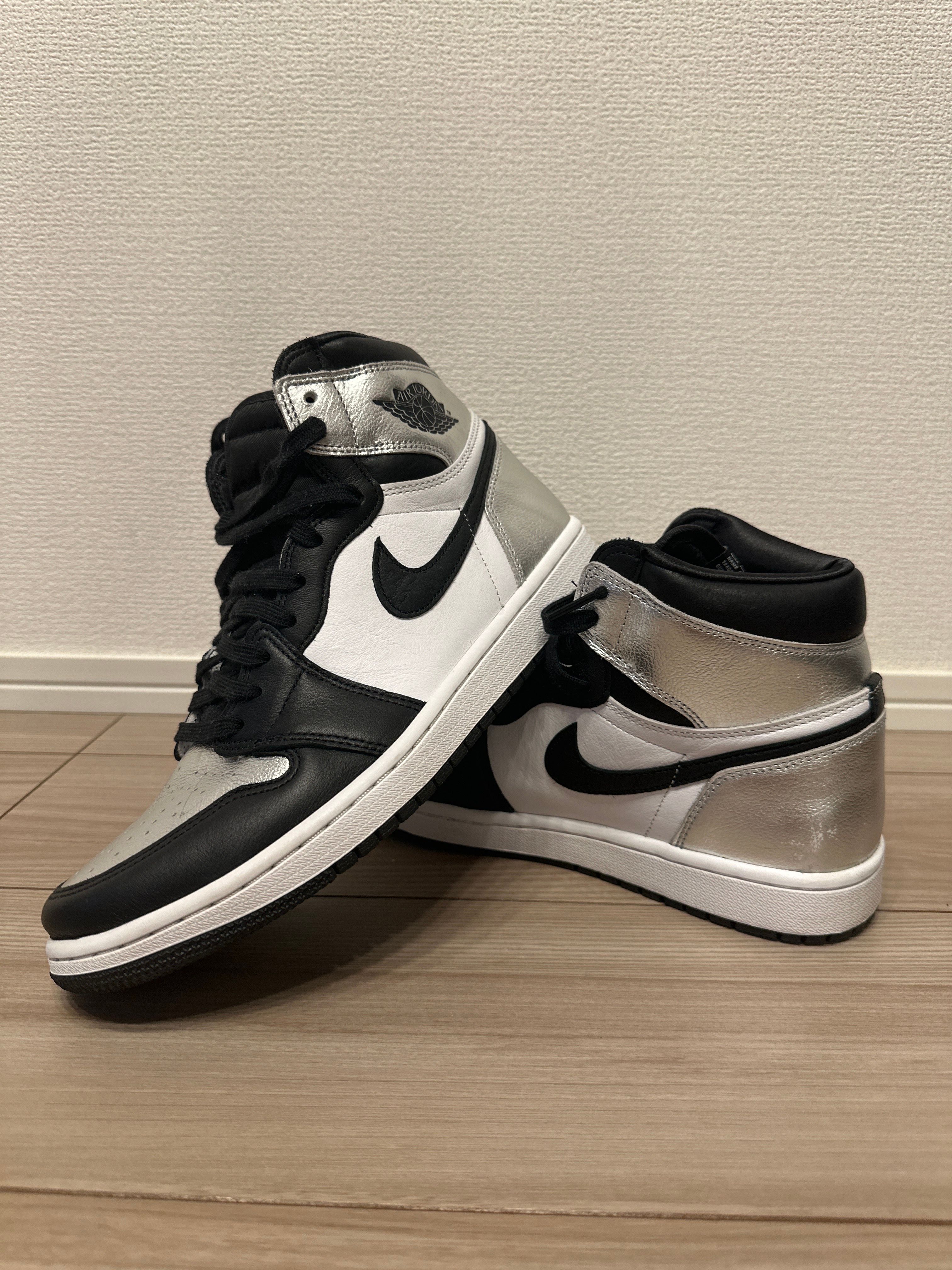 Nike Women's Air Jordan 1 Retro High OG "Silver Toe"