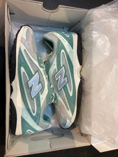 KITH × New Balance 204 "Bluebell"