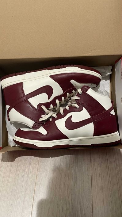 NIKE Women's DUNK HIGH "TEAM RED"