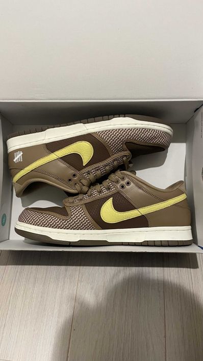 UNDEFEATED × Nike Dunk Low SP "Canteen/Lemon Frost/Palomino"