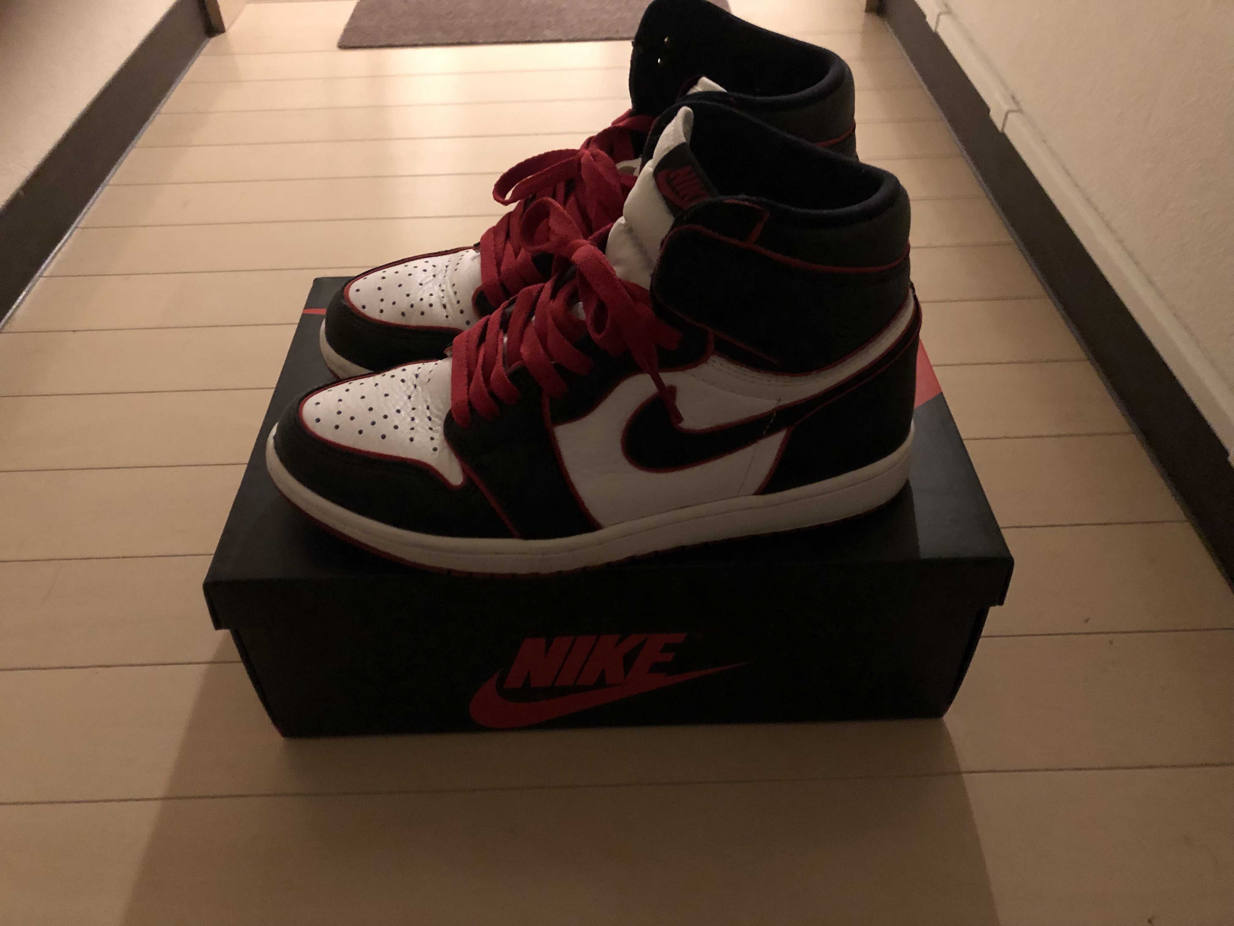 Nike Air Jordan 1 Retro High OG "Blood Line"   