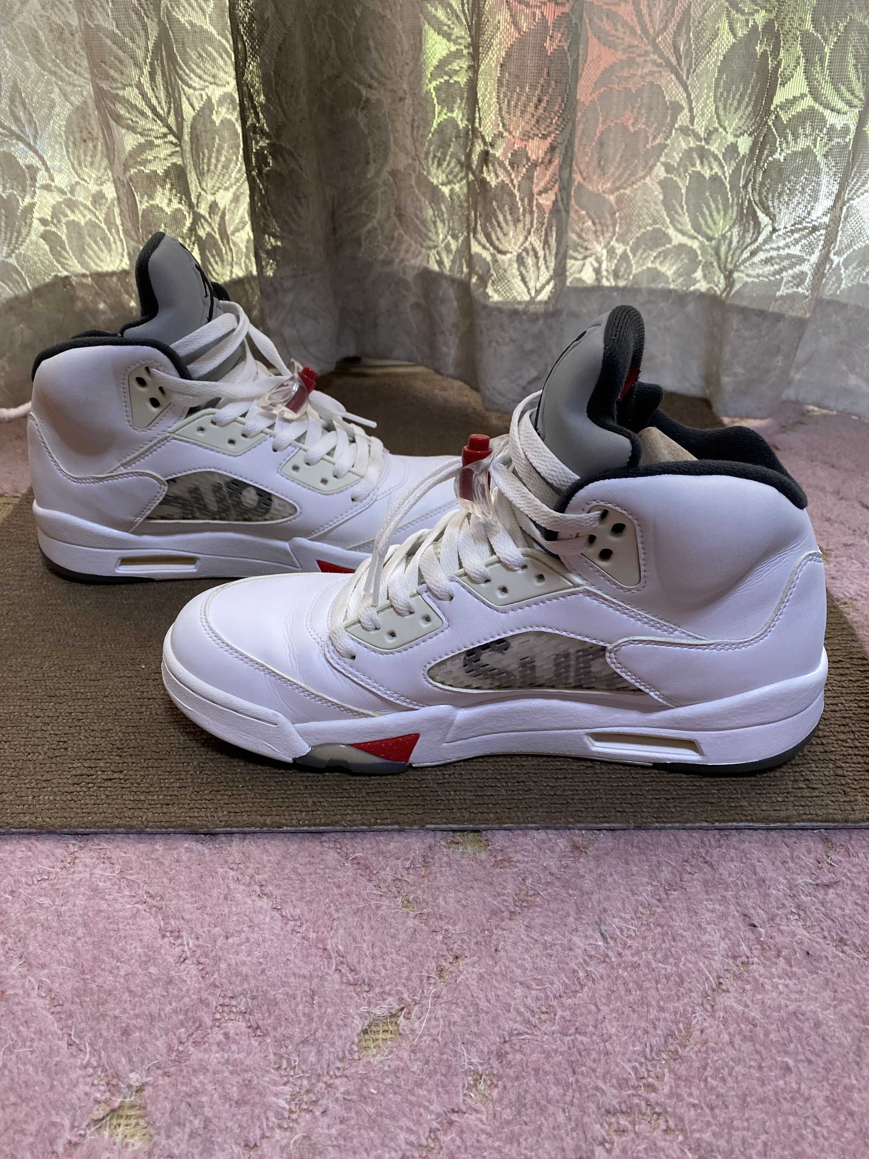 Supreme × Nike Air Jordan 5 Retro "White"