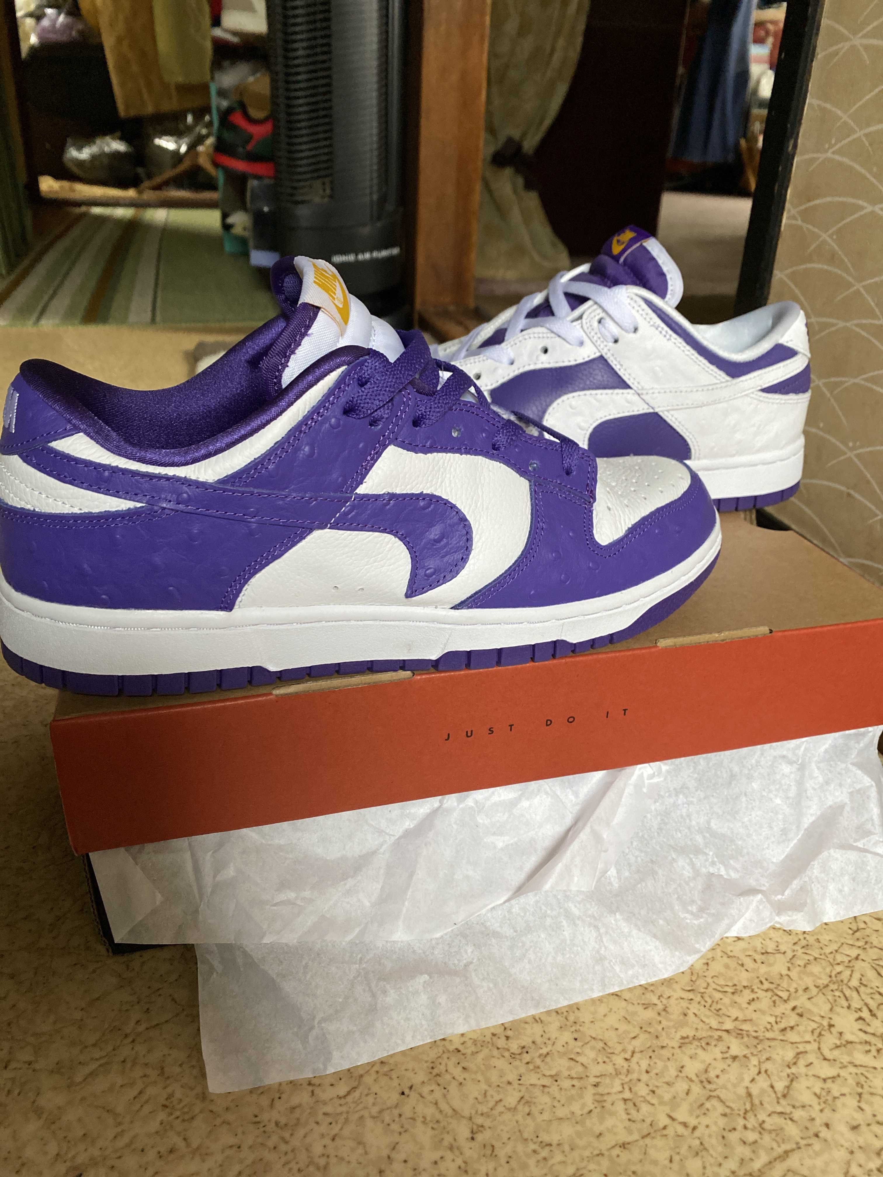 Nike Women's Dunk Low "Made You Look"
