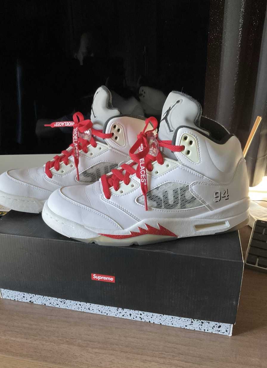 Supreme × Nike Air Jordan 5 Retro "White"