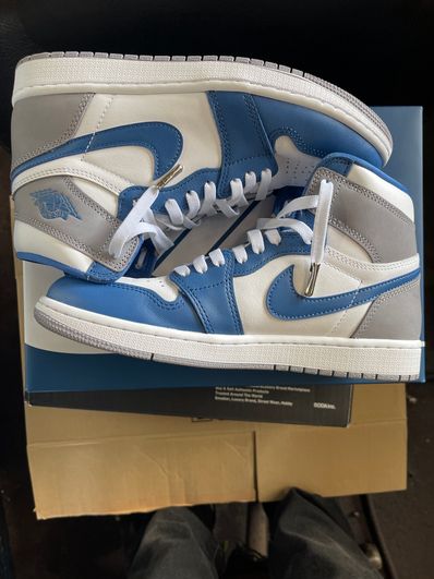 Nike Air Jordan 1 High OG "True Blue"