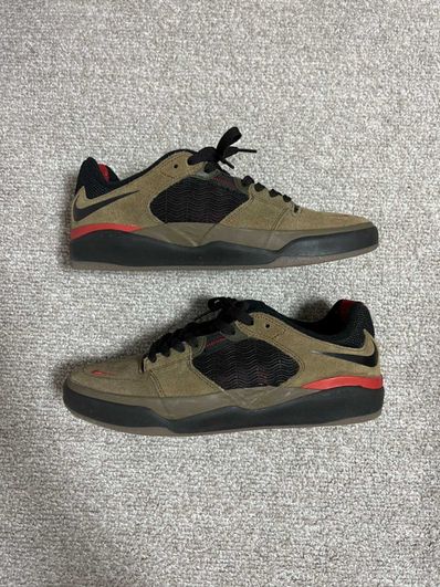 Ishod Wair × Nike SB "Light Olive"