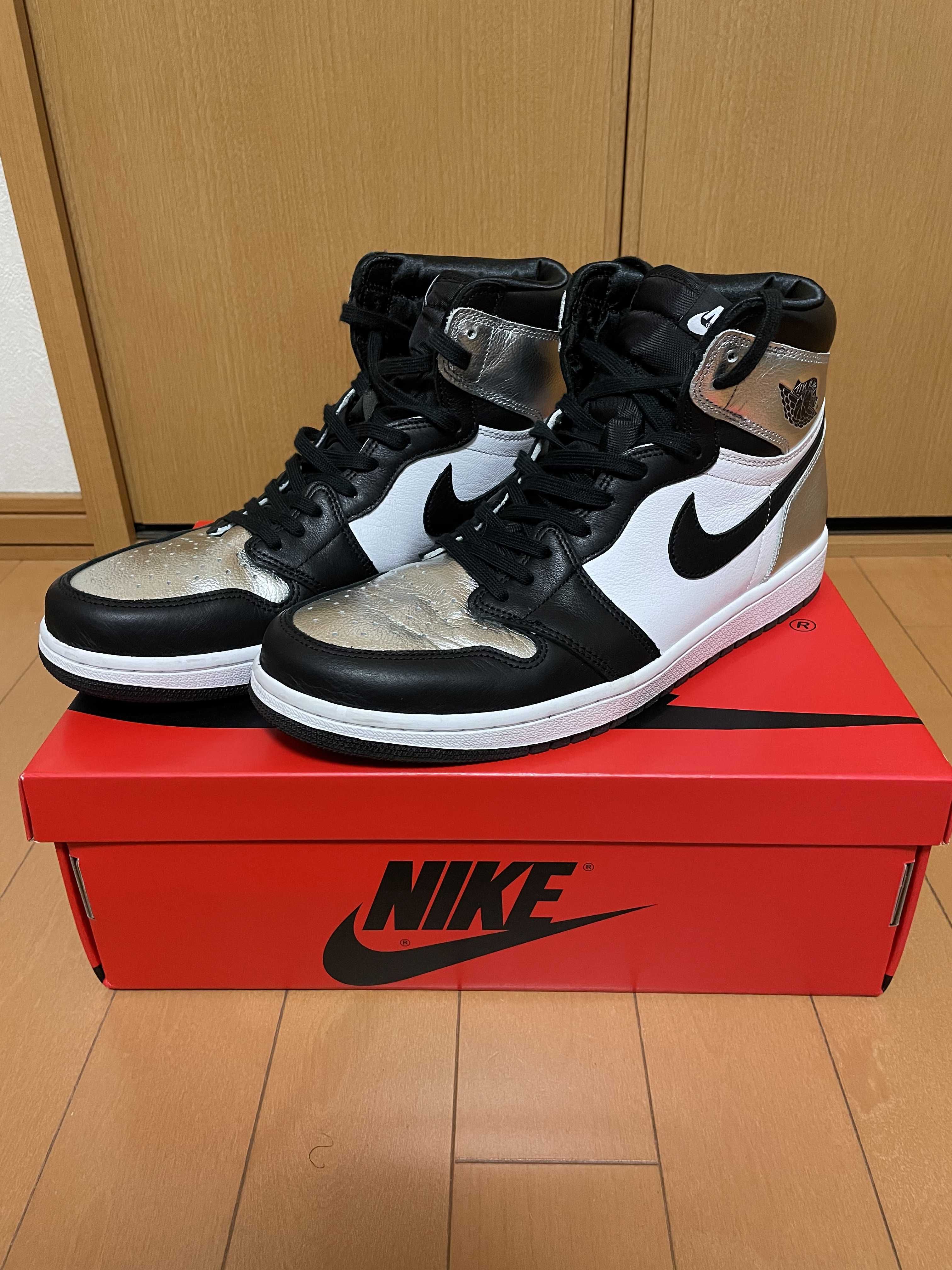Nike Women's Air Jordan 1 Retro High OG "Silver Toe"