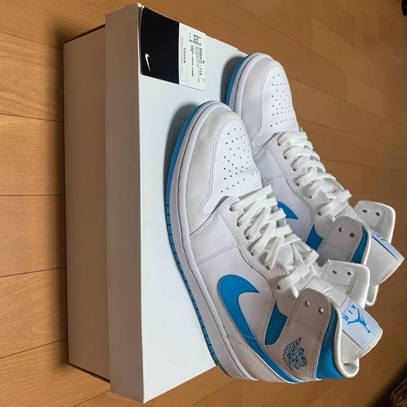 Nike Women's Air Jordan 1 Mid "UNC"